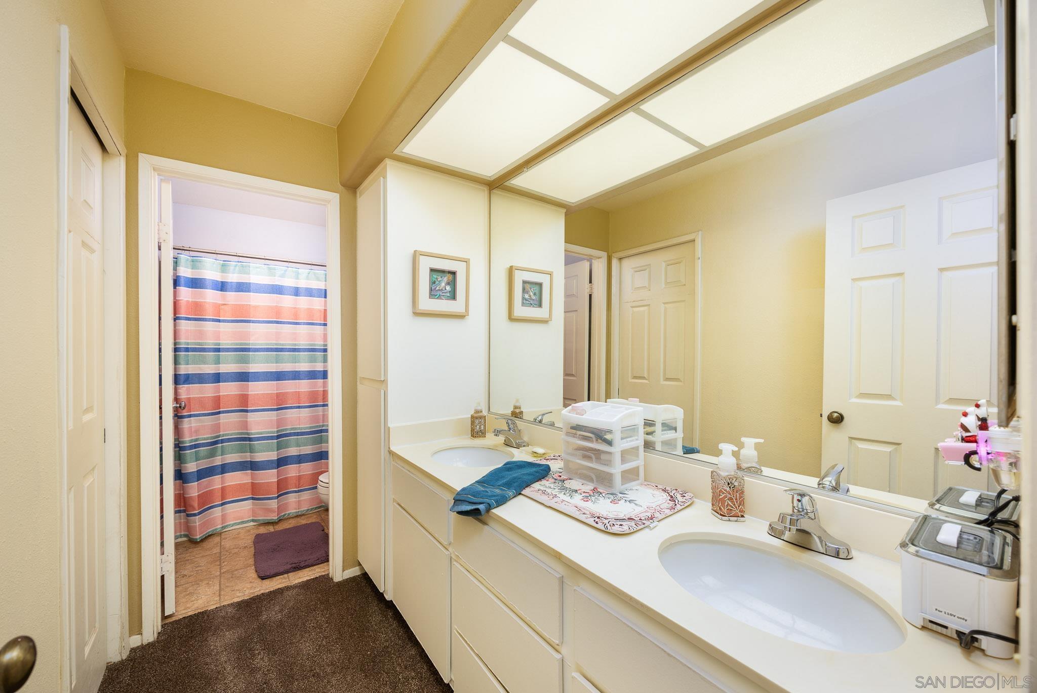 Detail Gallery Image 38 of 44 For 10237  Paseo De Linda, San Diego,  CA 92127 - 6 Beds | 4/1 Baths