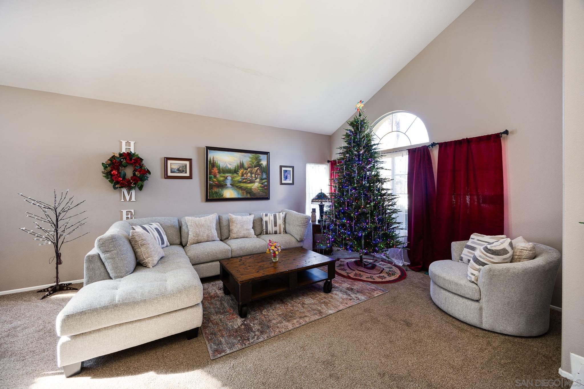 Detail Gallery Image 5 of 44 For 10237  Paseo De Linda, San Diego,  CA 92127 - 6 Beds | 4/1 Baths