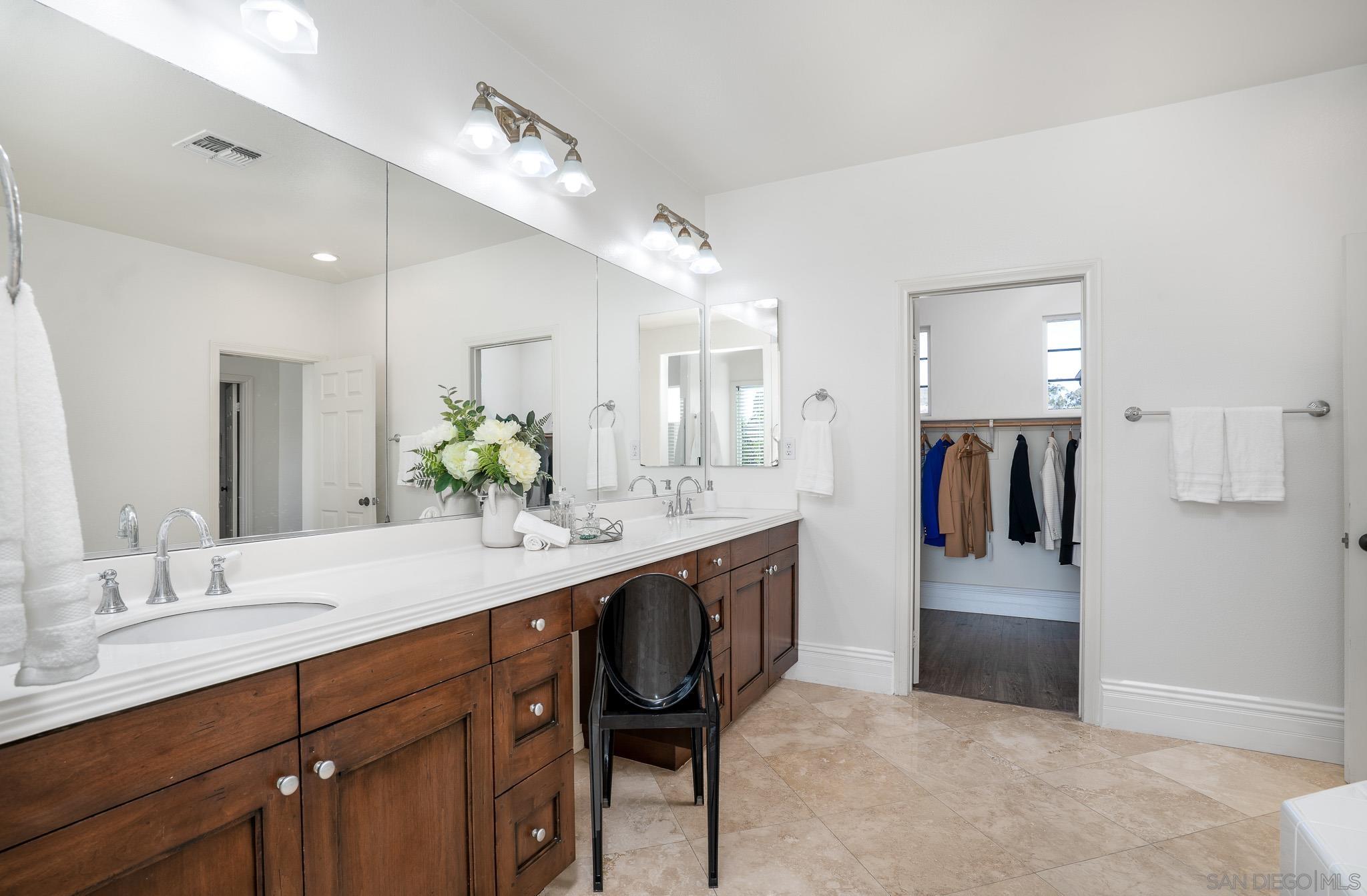 Detail Gallery Image 38 of 47 For 10237  Paseo De Linda, San Diego,  CA 92127 - 6 Beds | 4/1 Baths