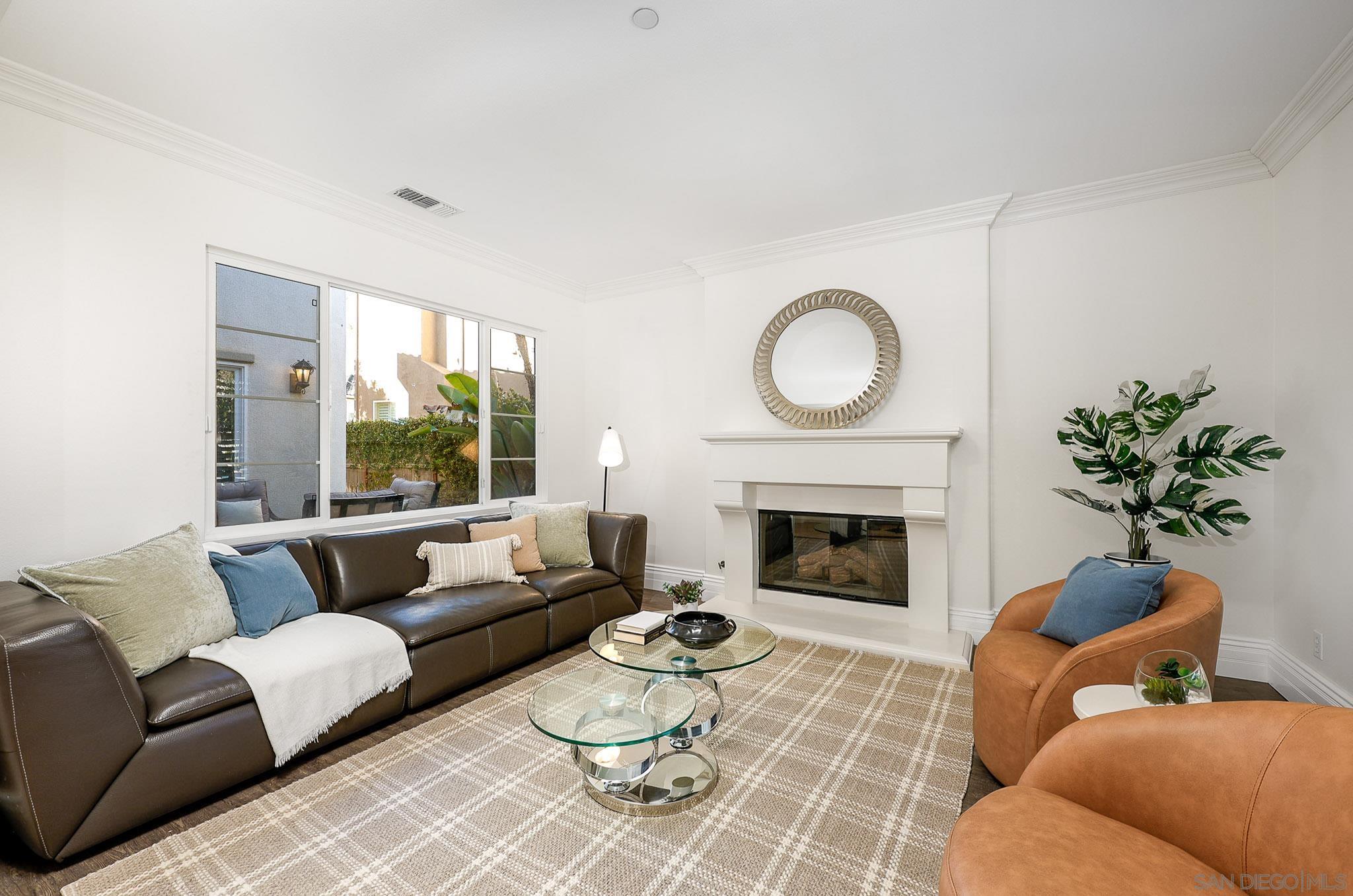 Detail Gallery Image 2 of 47 For 10237  Paseo De Linda, San Diego,  CA 92127 - 6 Beds | 4/1 Baths