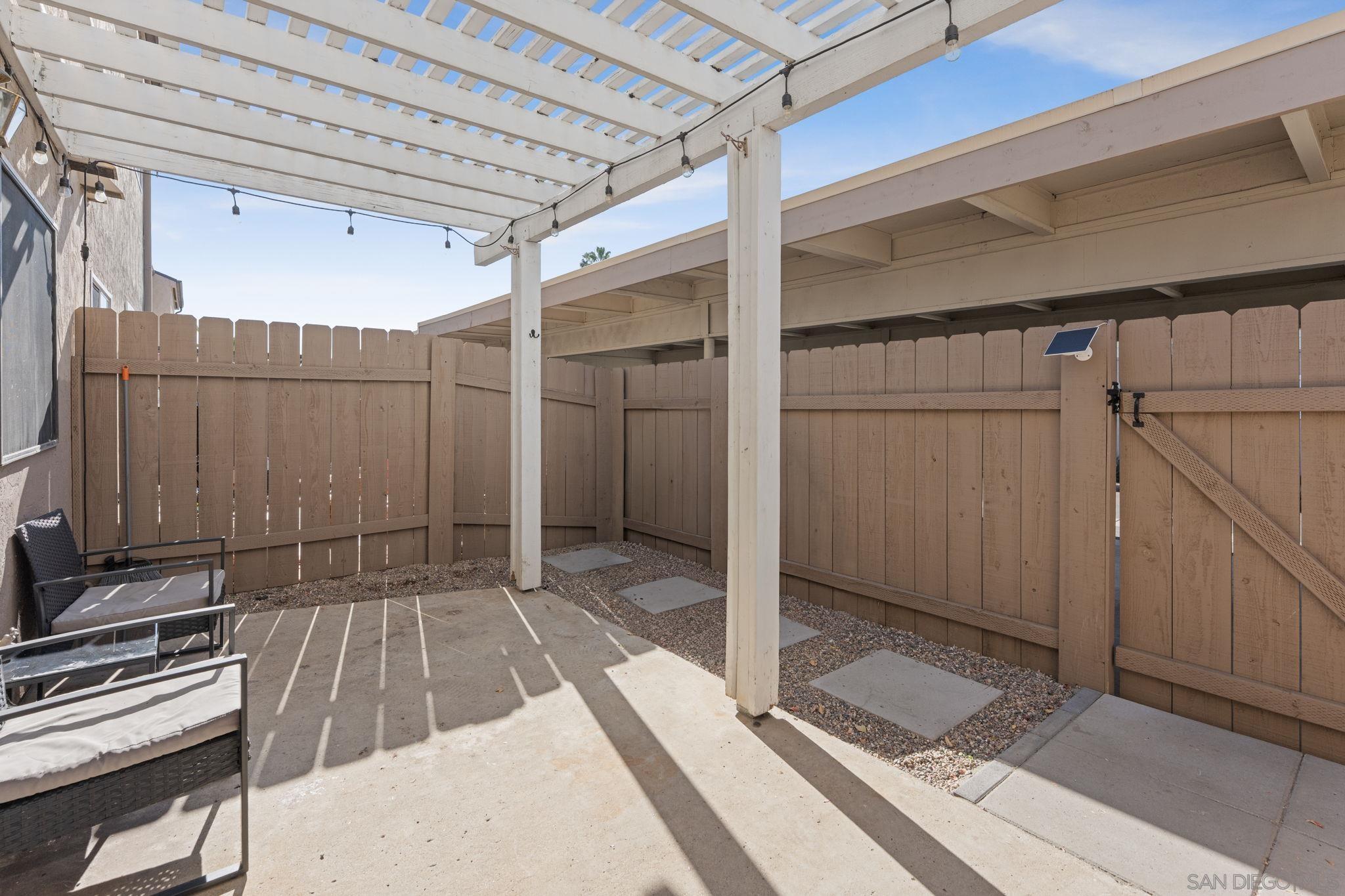 Detail Gallery Image 14 of 38 For 11941  Royal Rd  a,  El Cajon,  CA 92021 - 3 Beds | 2/1 Baths