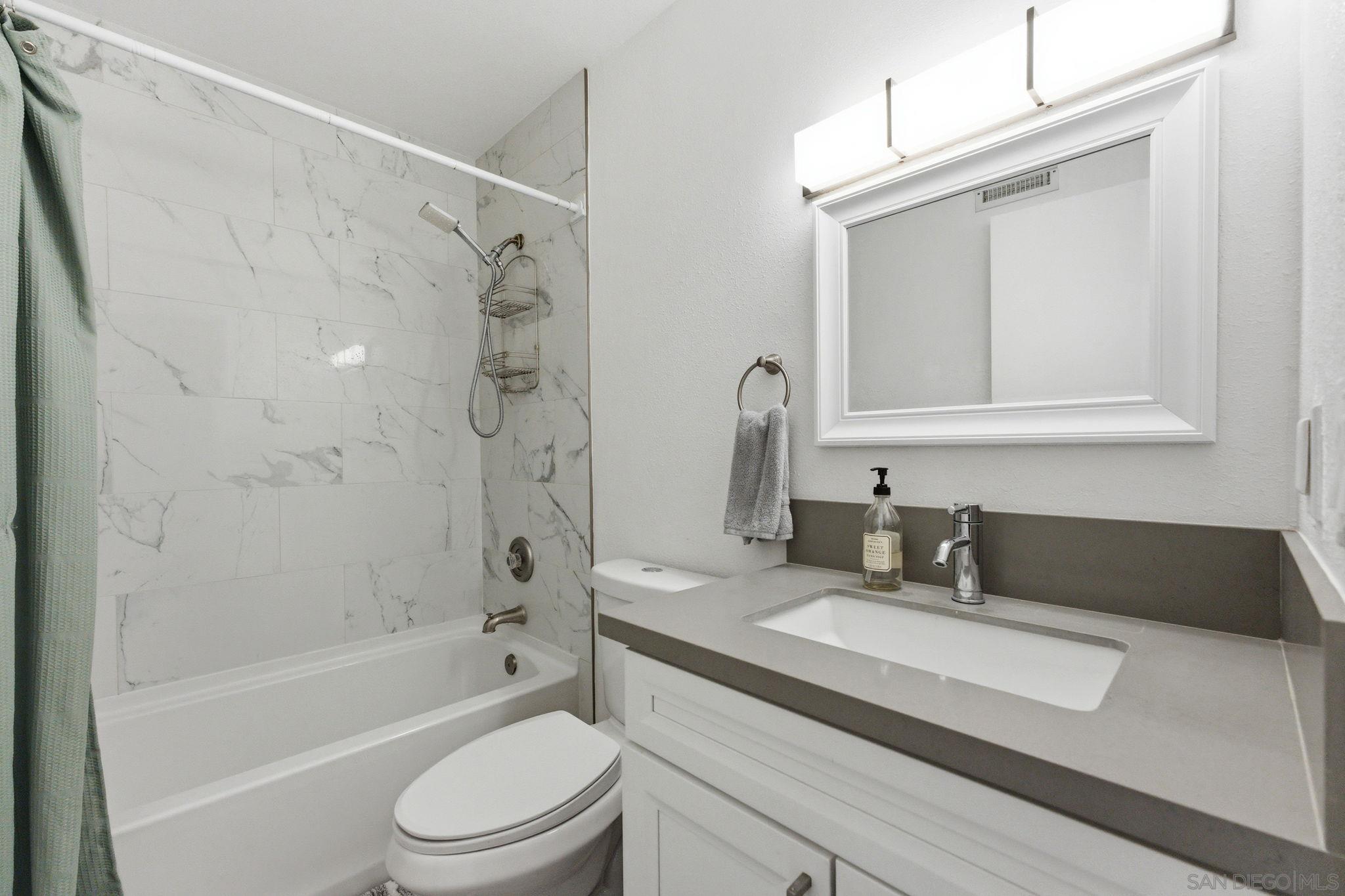 Detail Gallery Image 24 of 38 For 11941  Royal Rd  a,  El Cajon,  CA 92021 - 3 Beds | 2/1 Baths