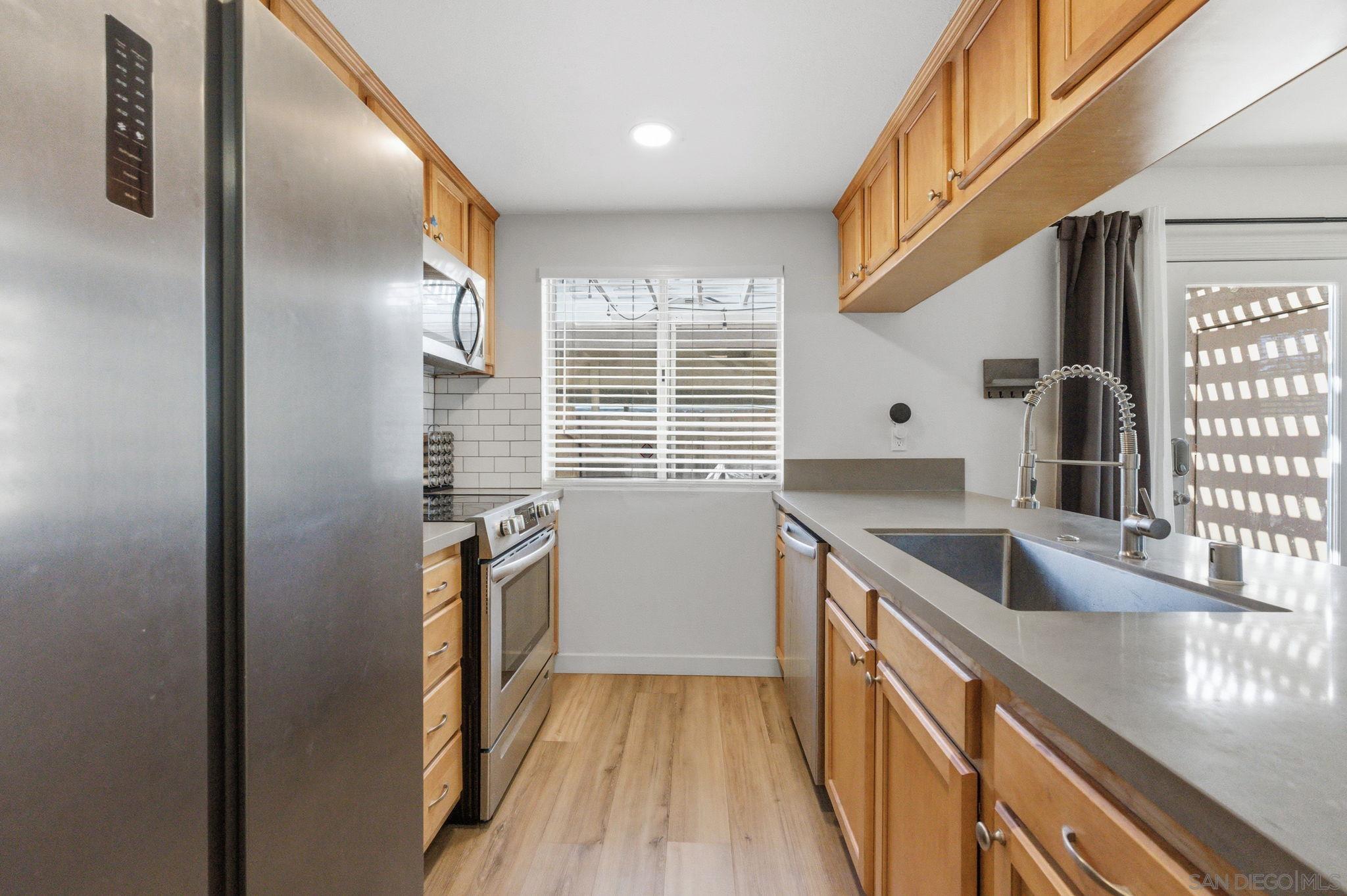 Detail Gallery Image 7 of 38 For 11941  Royal Rd  a,  El Cajon,  CA 92021 - 3 Beds | 2/1 Baths