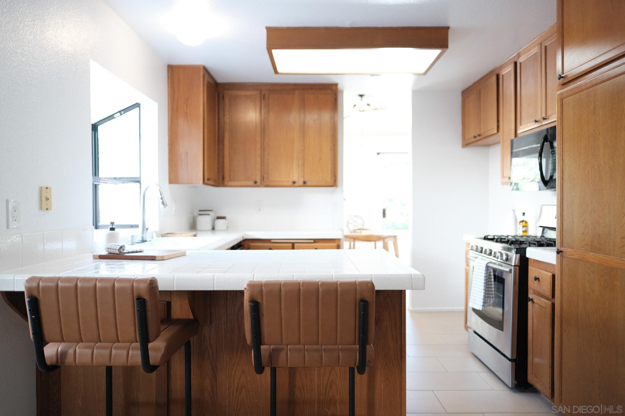 Detail Gallery Image 11 of 40 For 4835  Glenhaven Dr, Oceanside,  CA 92056 - 3 Beds | 2 Baths