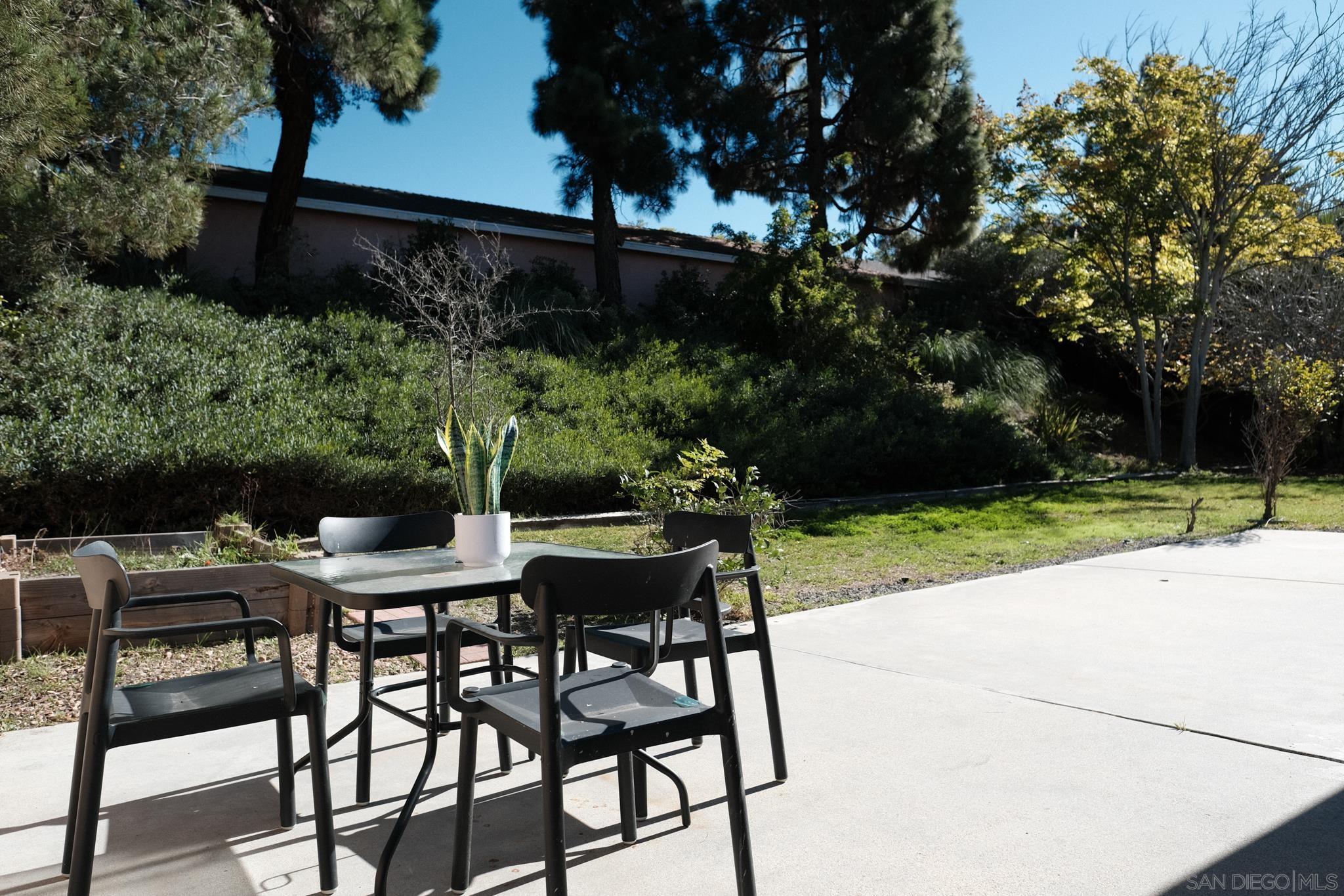 Detail Gallery Image 29 of 40 For 4835  Glenhaven Dr, Oceanside,  CA 92056 - 3 Beds | 2 Baths