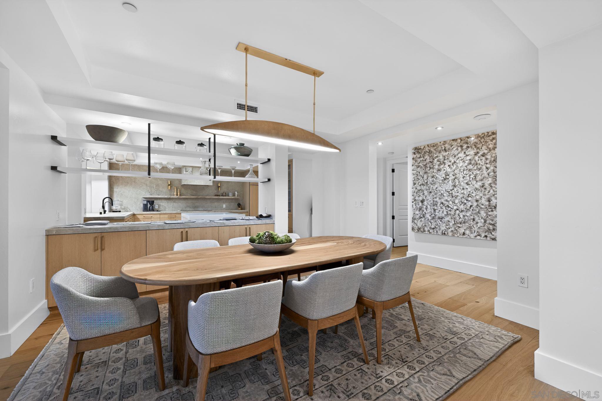 Detail Gallery Image 3 of 19 For 1040  Genter Street  #203,  La Jolla,  CA 92037 - 3 Beds | 3/1 Baths