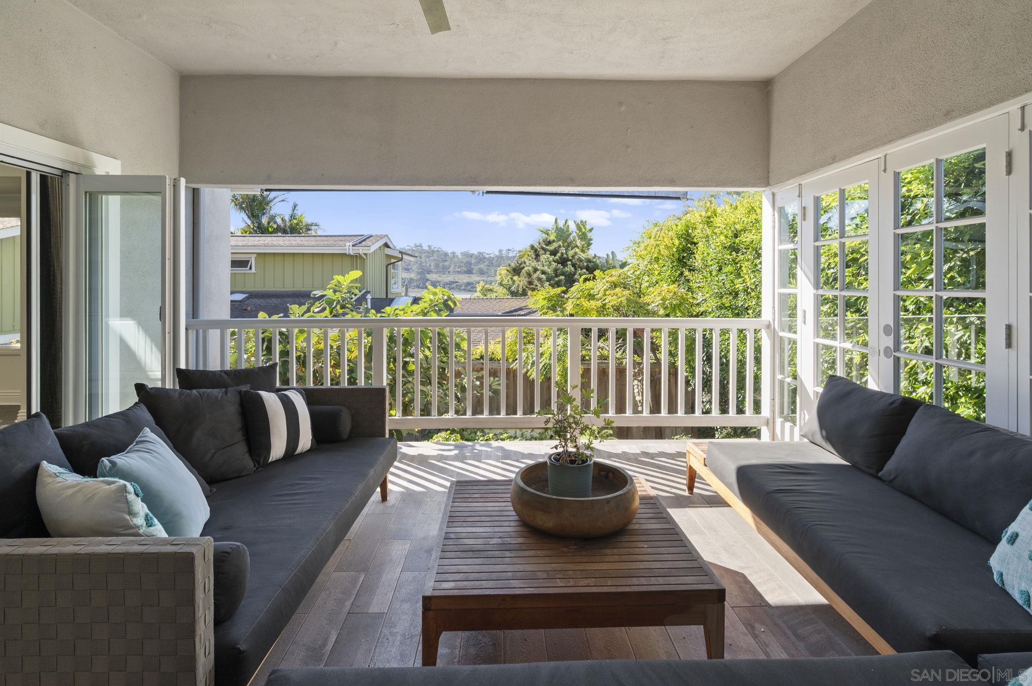 Detail Gallery Image 20 of 38 For 12740  via Felino, Del Mar,  CA 92014 - 3 Beds | 3/1 Baths