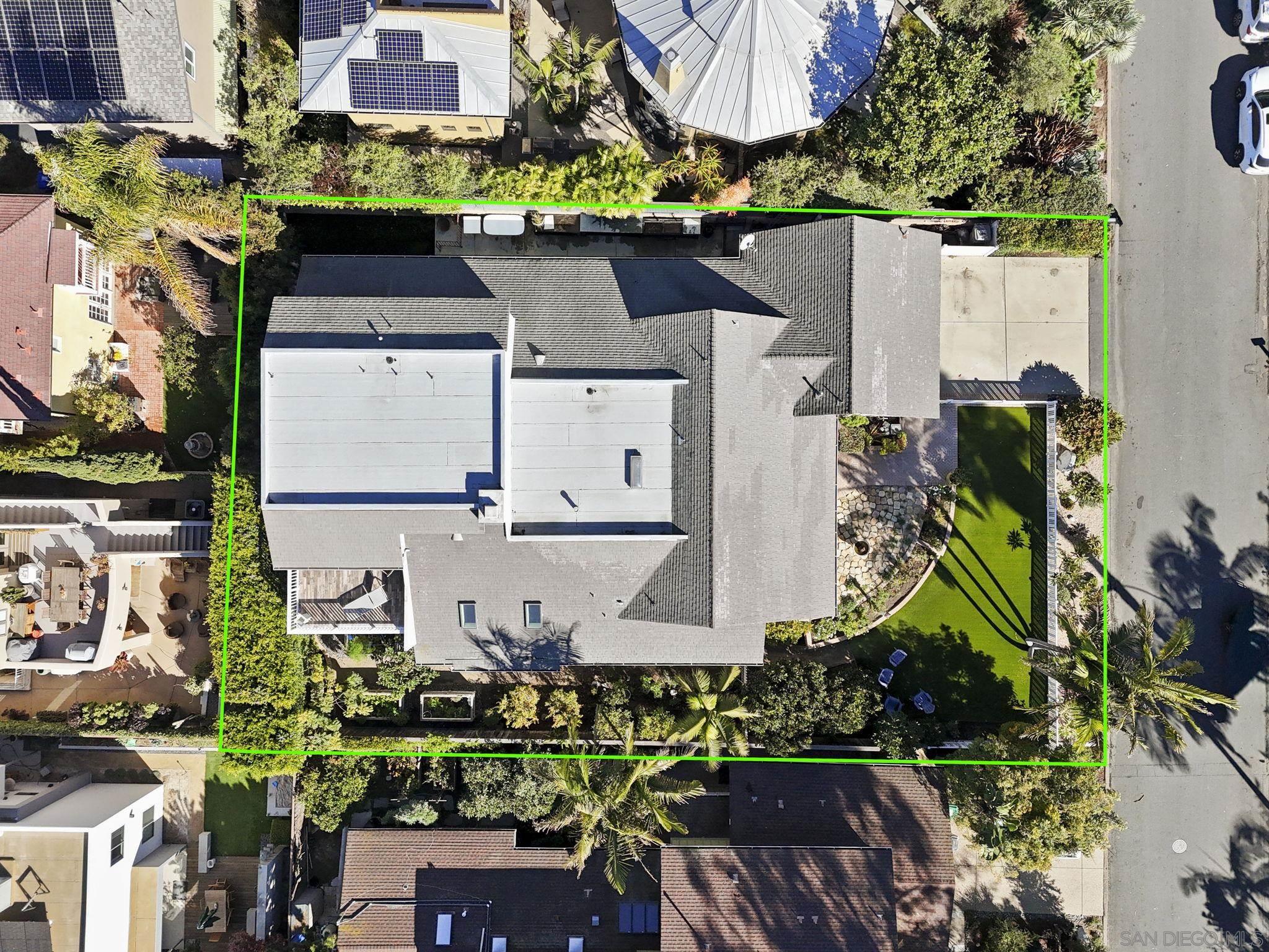 Detail Gallery Image 37 of 38 For 12740  via Felino, Del Mar,  CA 92014 - 3 Beds | 3/1 Baths