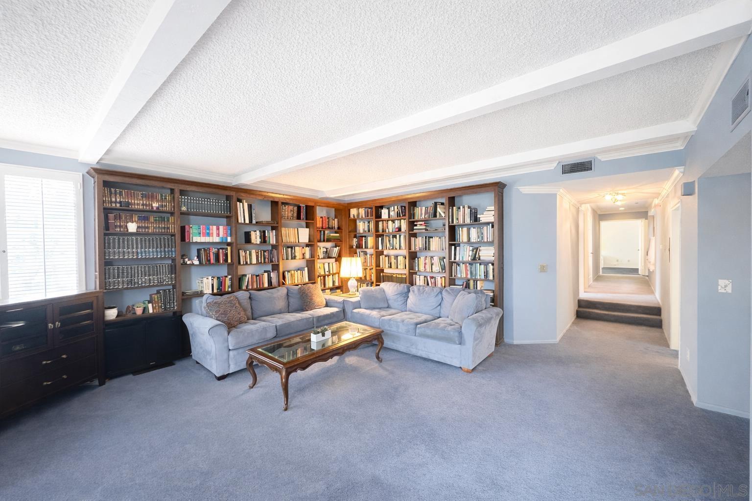 Front Image Thumbnail for SD250045478