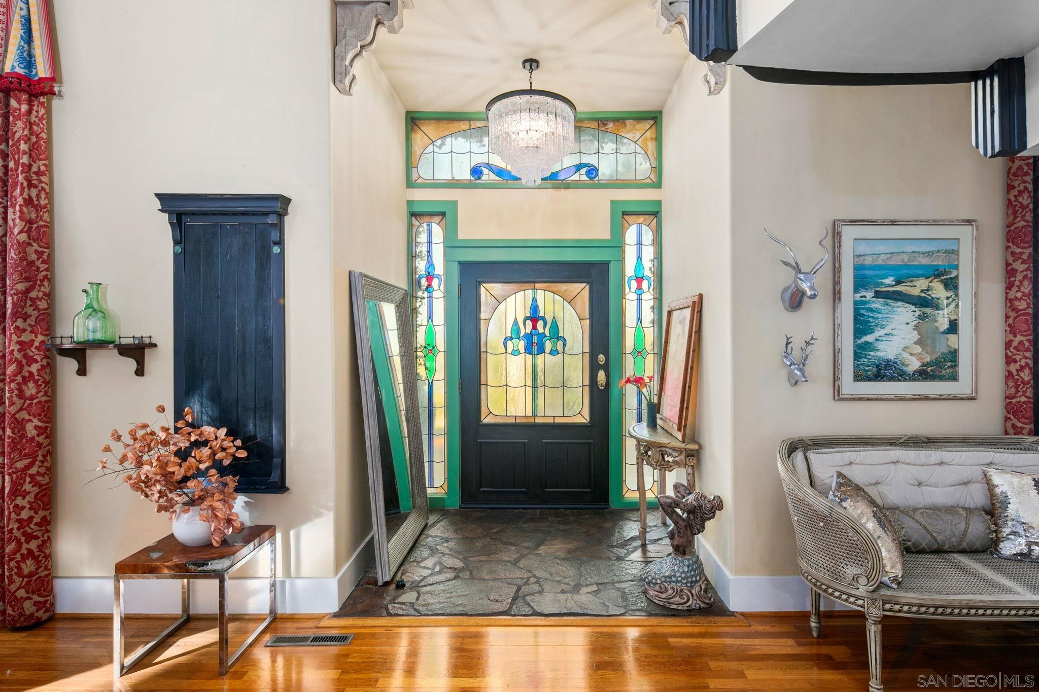 Detail Gallery Image 11 of 70 For 1115 S Mollison Ave, El Cajon,  CA 92020 - 5 Beds | 4/1 Baths