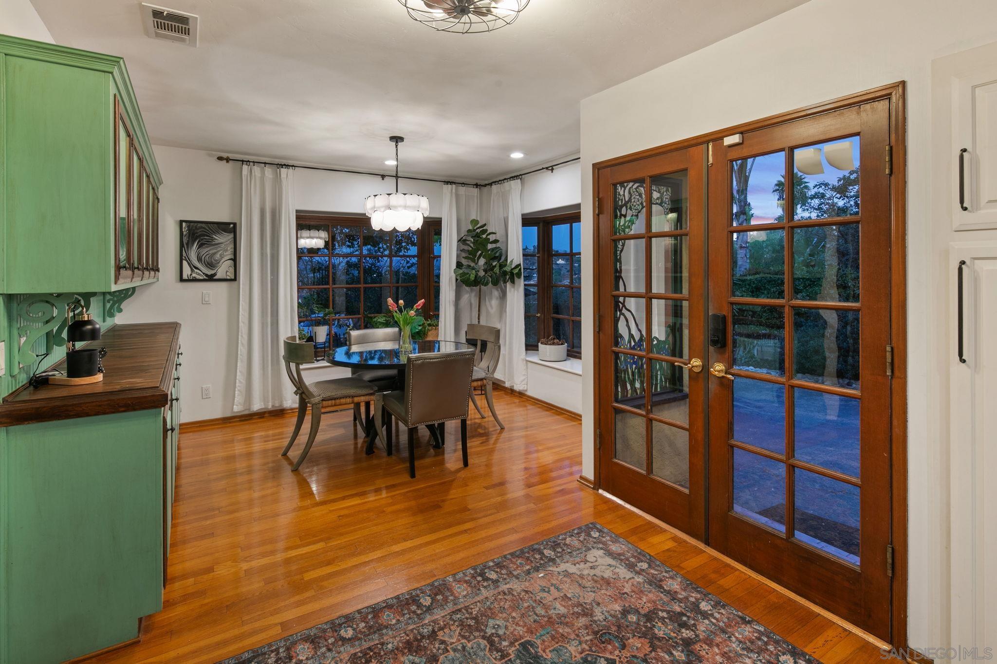 Detail Gallery Image 12 of 70 For 1115 S Mollison Ave, El Cajon,  CA 92020 - 5 Beds | 4/1 Baths