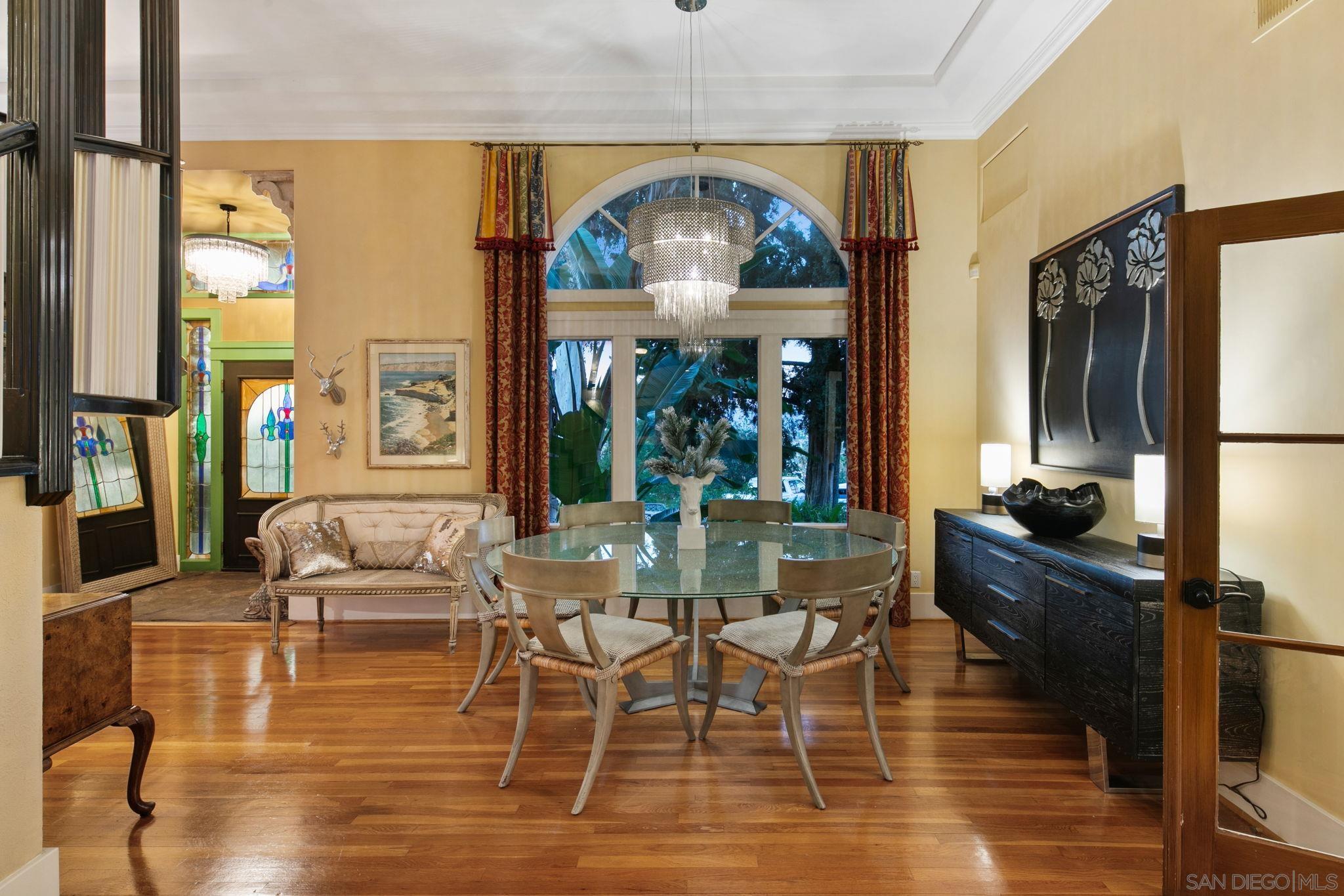 Detail Gallery Image 13 of 70 For 1115 S Mollison Ave, El Cajon,  CA 92020 - 5 Beds | 4/1 Baths