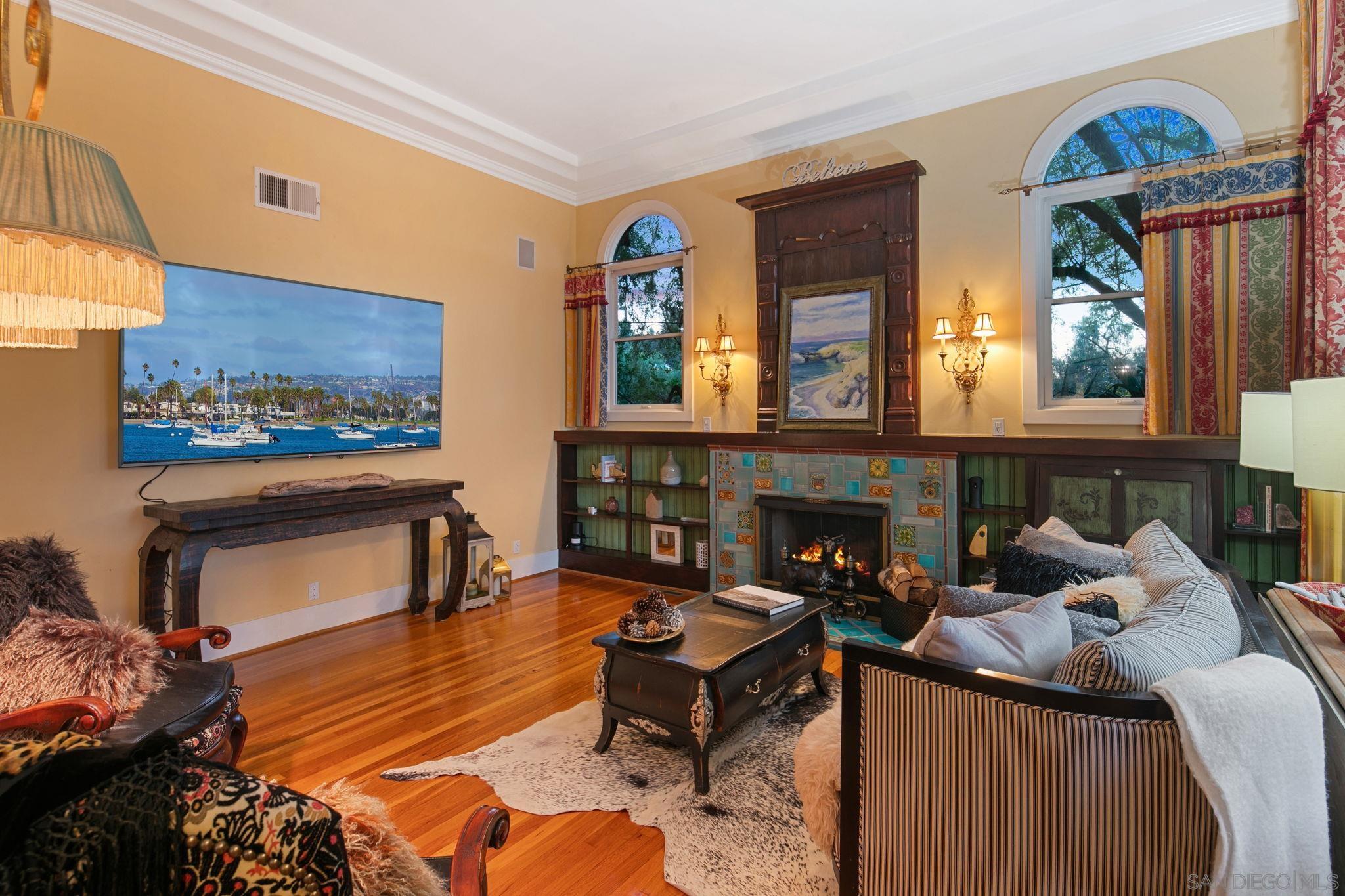 Detail Gallery Image 16 of 70 For 1115 S Mollison Ave, El Cajon,  CA 92020 - 5 Beds | 4/1 Baths