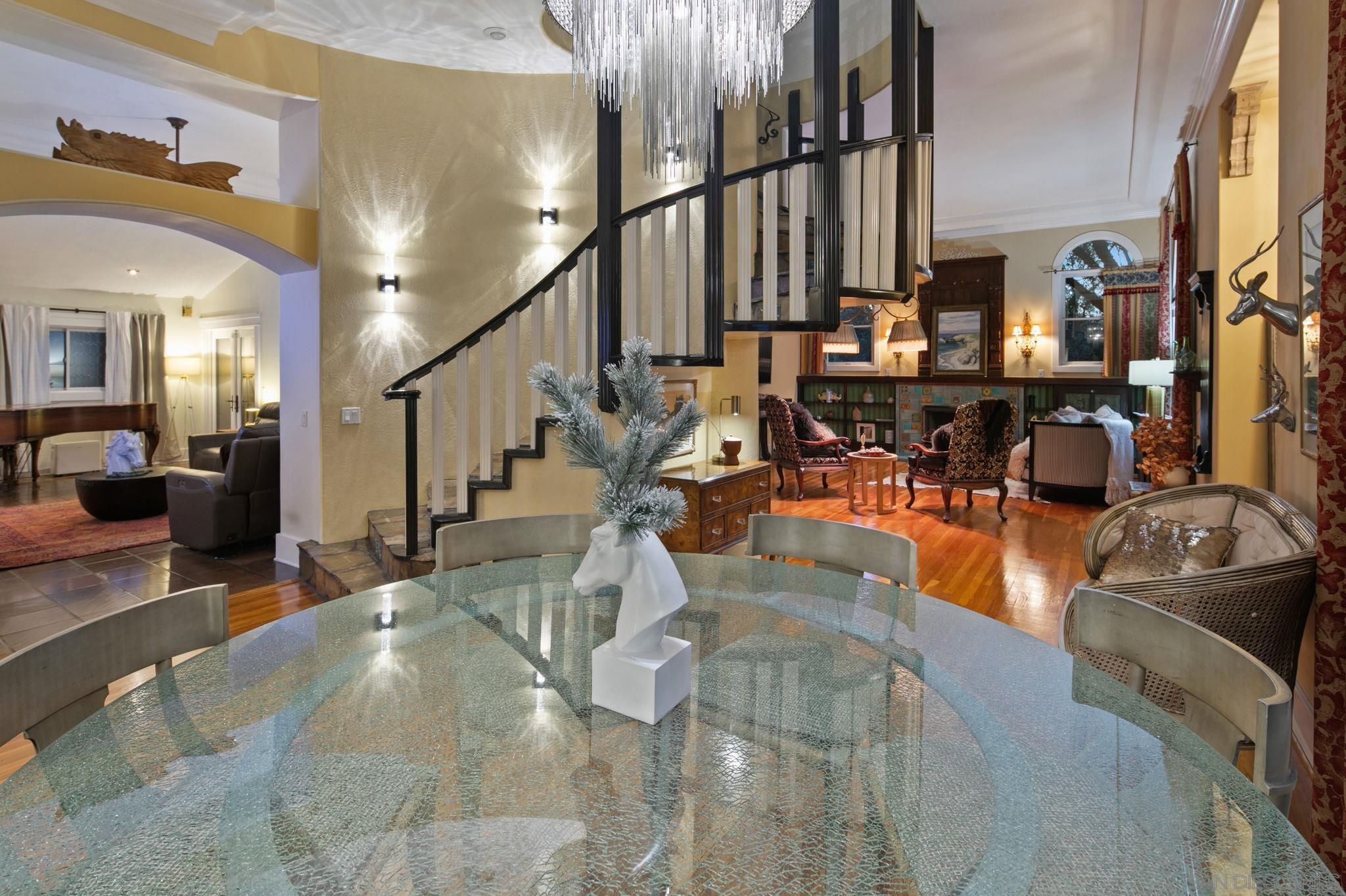 Detail Gallery Image 17 of 70 For 1115 S Mollison Ave, El Cajon,  CA 92020 - 5 Beds | 4/1 Baths