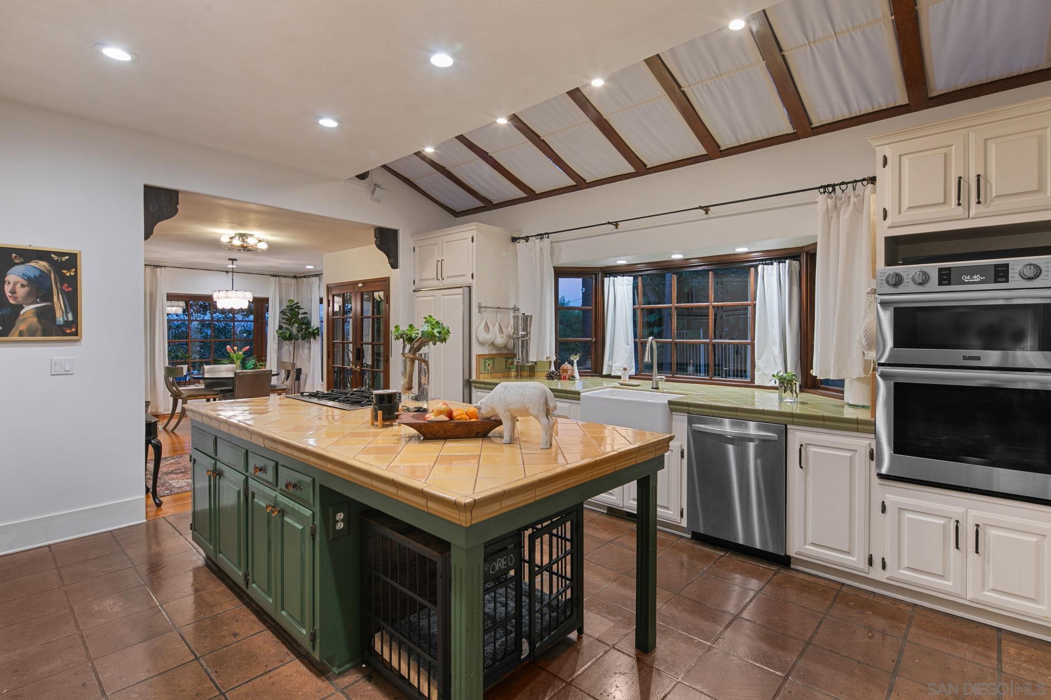 Detail Gallery Image 18 of 70 For 1115 S Mollison Ave, El Cajon,  CA 92020 - 5 Beds | 4/1 Baths