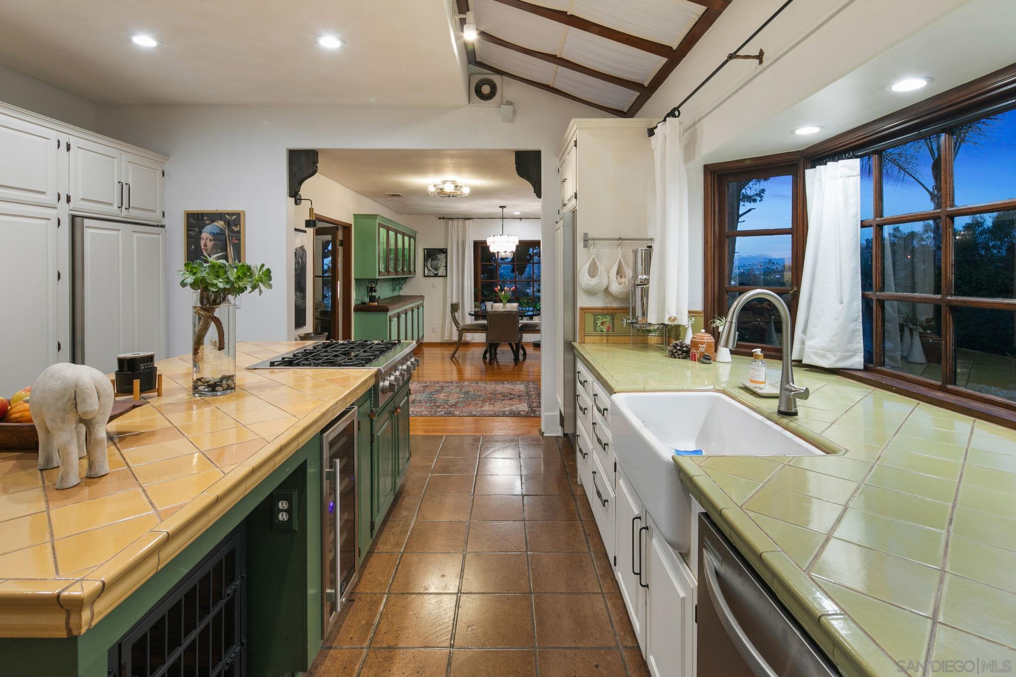 Detail Gallery Image 20 of 70 For 1115 S Mollison Ave, El Cajon,  CA 92020 - 5 Beds | 4/1 Baths