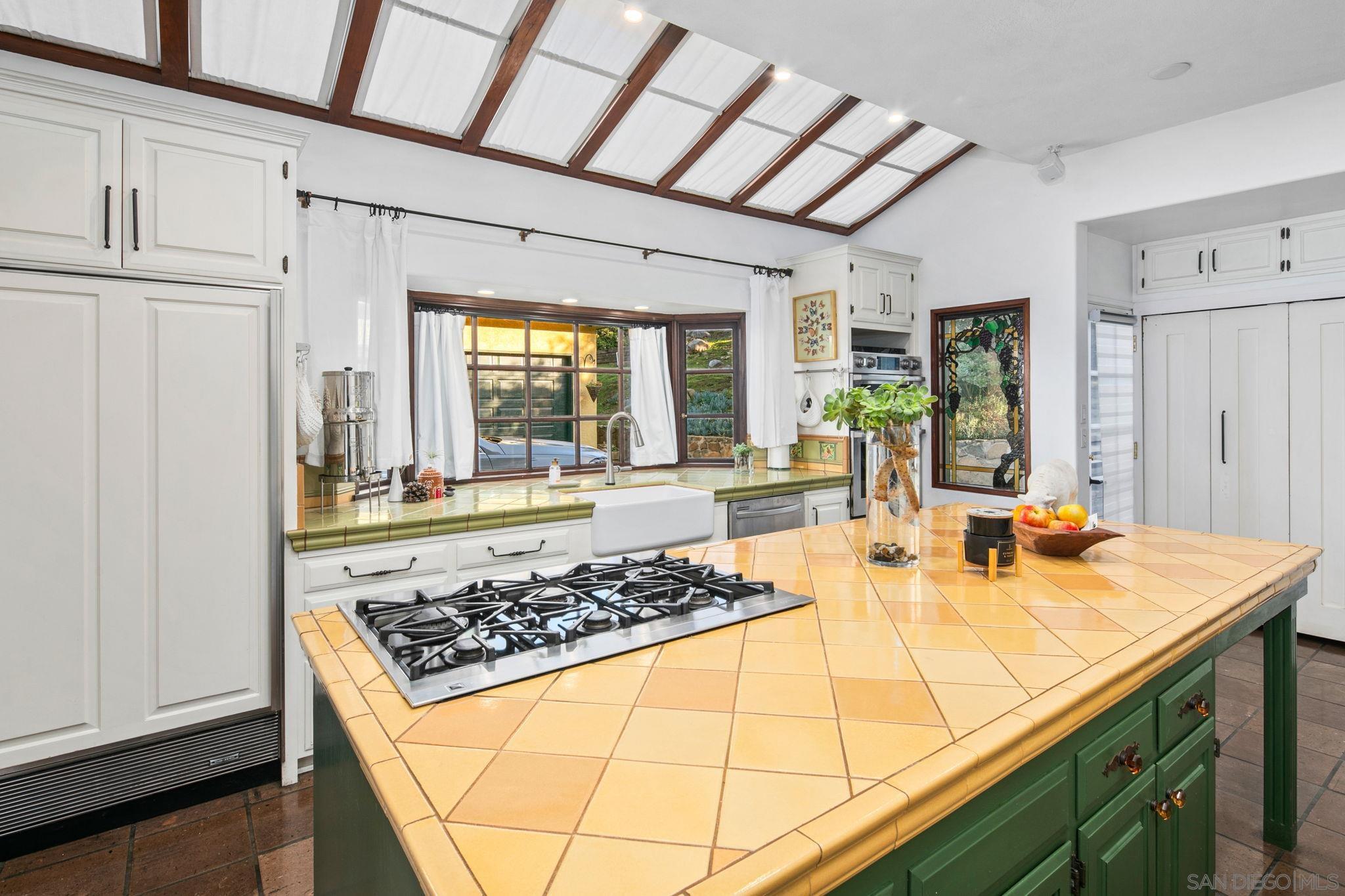 Detail Gallery Image 23 of 70 For 1115 S Mollison Ave, El Cajon,  CA 92020 - 5 Beds | 4/1 Baths