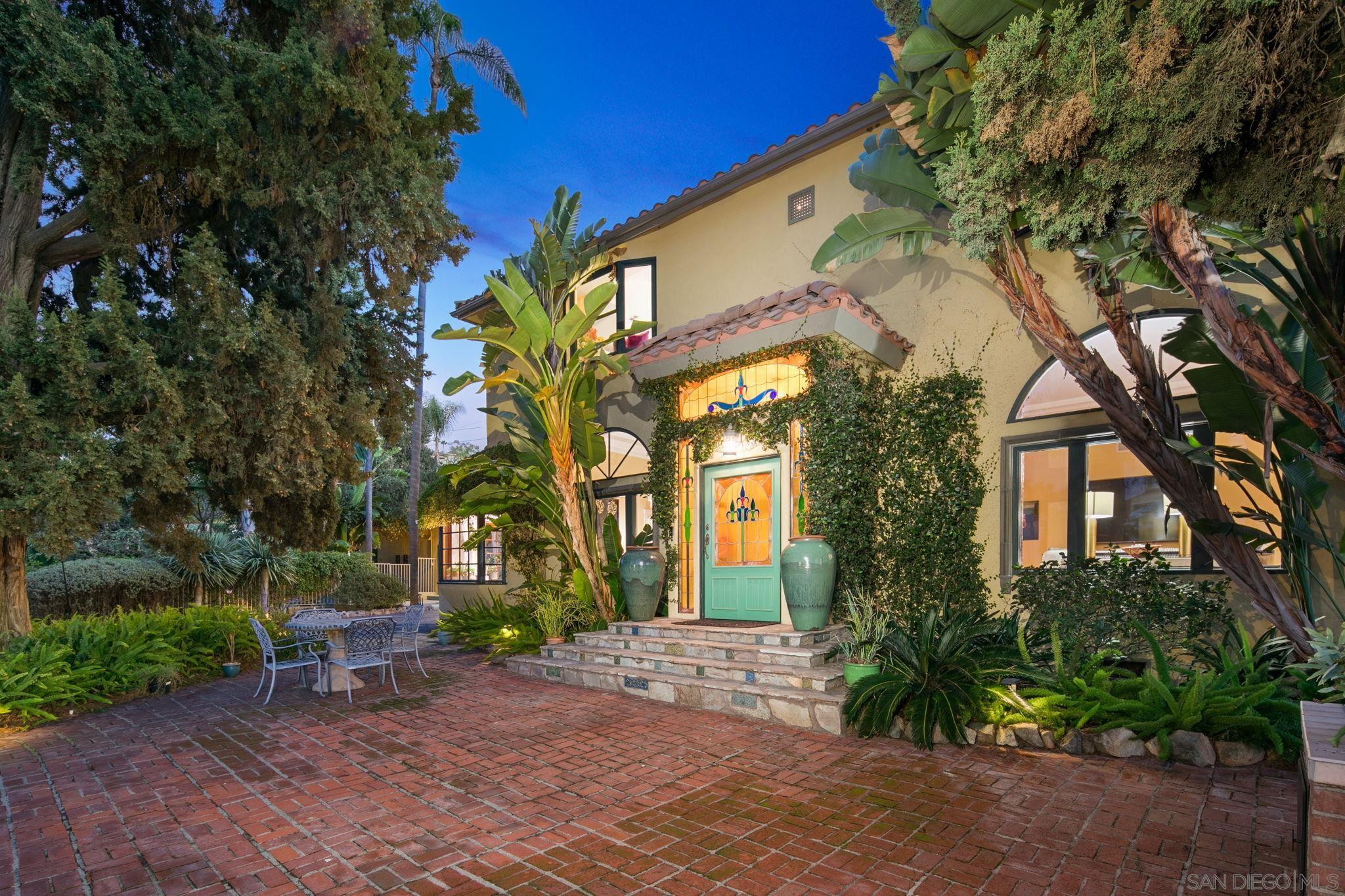 Detail Gallery Image 6 of 70 For 1115 S Mollison Ave, El Cajon,  CA 92020 - 5 Beds | 4/1 Baths