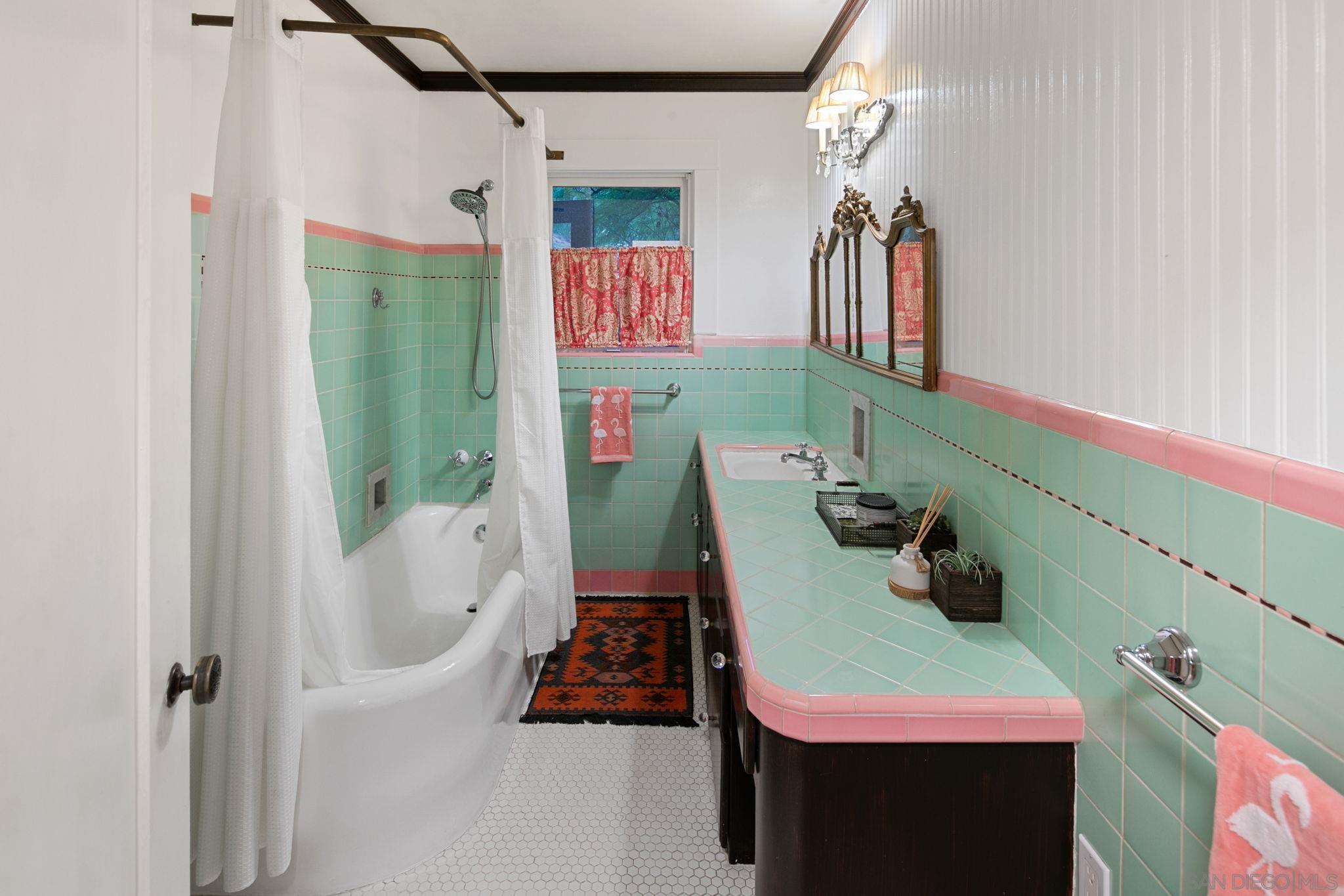 Detail Gallery Image 51 of 71 For 1115 S Mollison Ave, El Cajon,  CA 92020 - 5 Beds | 4/1 Baths