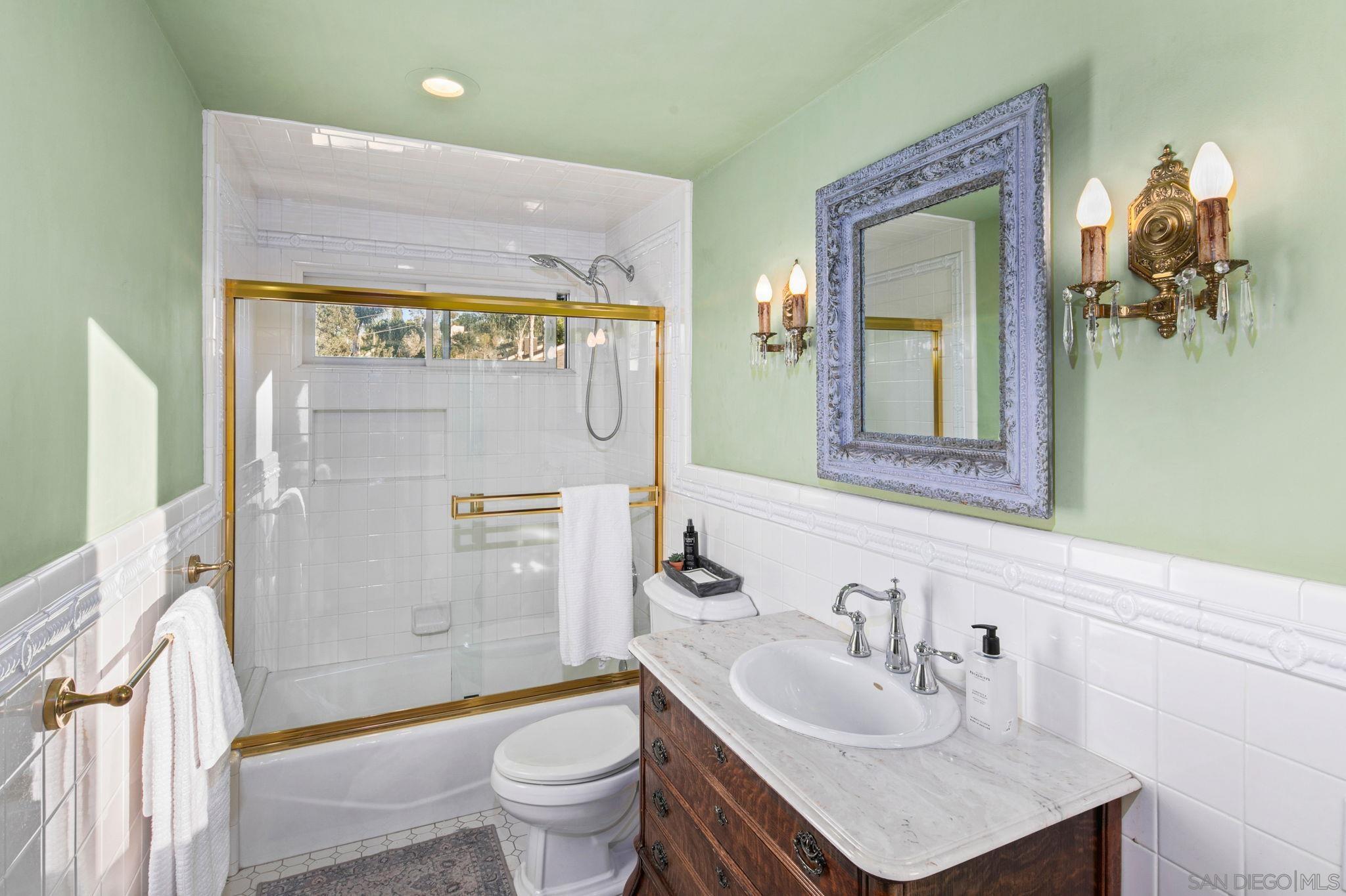 Detail Gallery Image 55 of 70 For 1115 S Mollison Ave, El Cajon,  CA 92020 - 5 Beds | 4/1 Baths