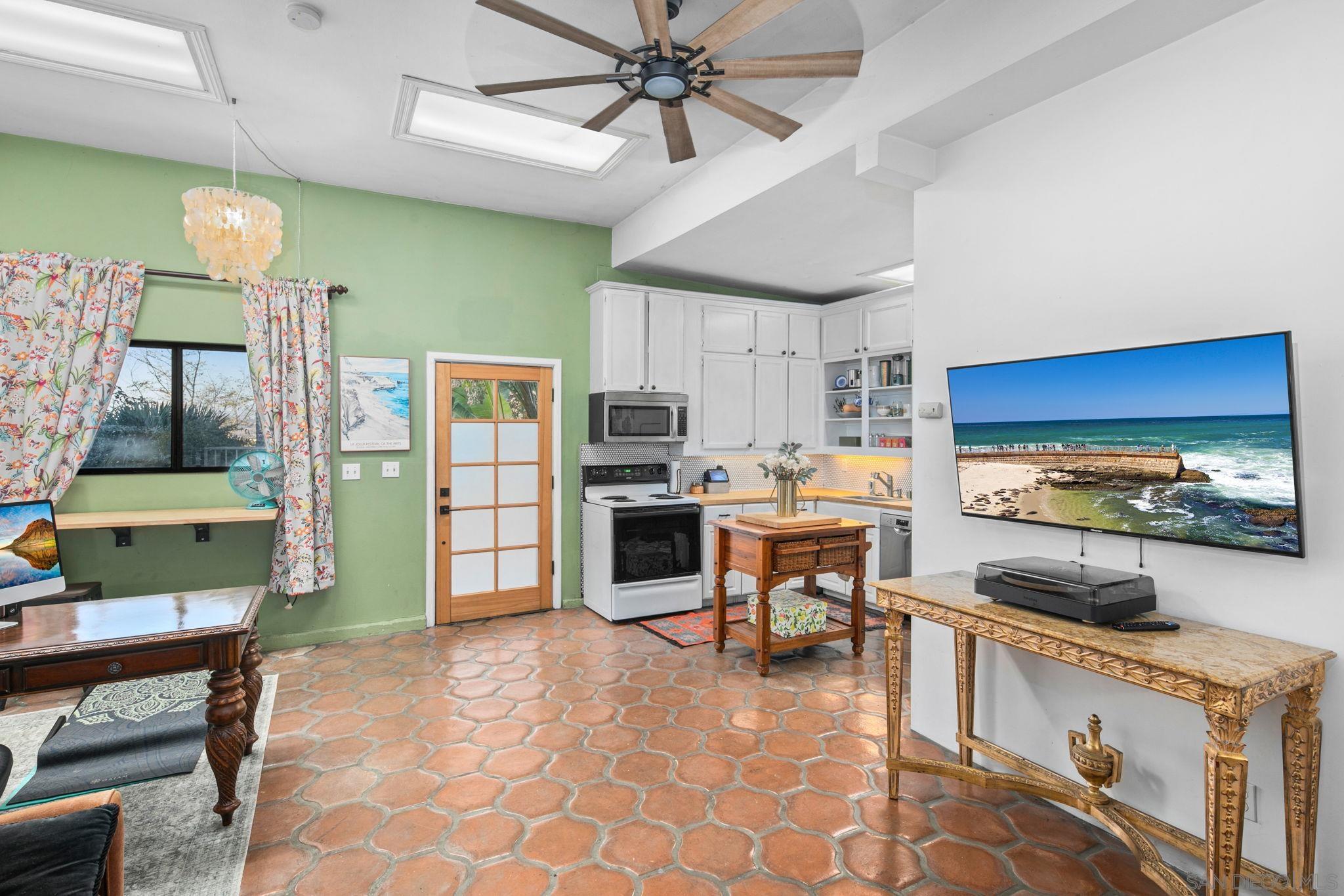 Detail Gallery Image 64 of 70 For 1115 S Mollison Ave, El Cajon,  CA 92020 - 5 Beds | 4/1 Baths