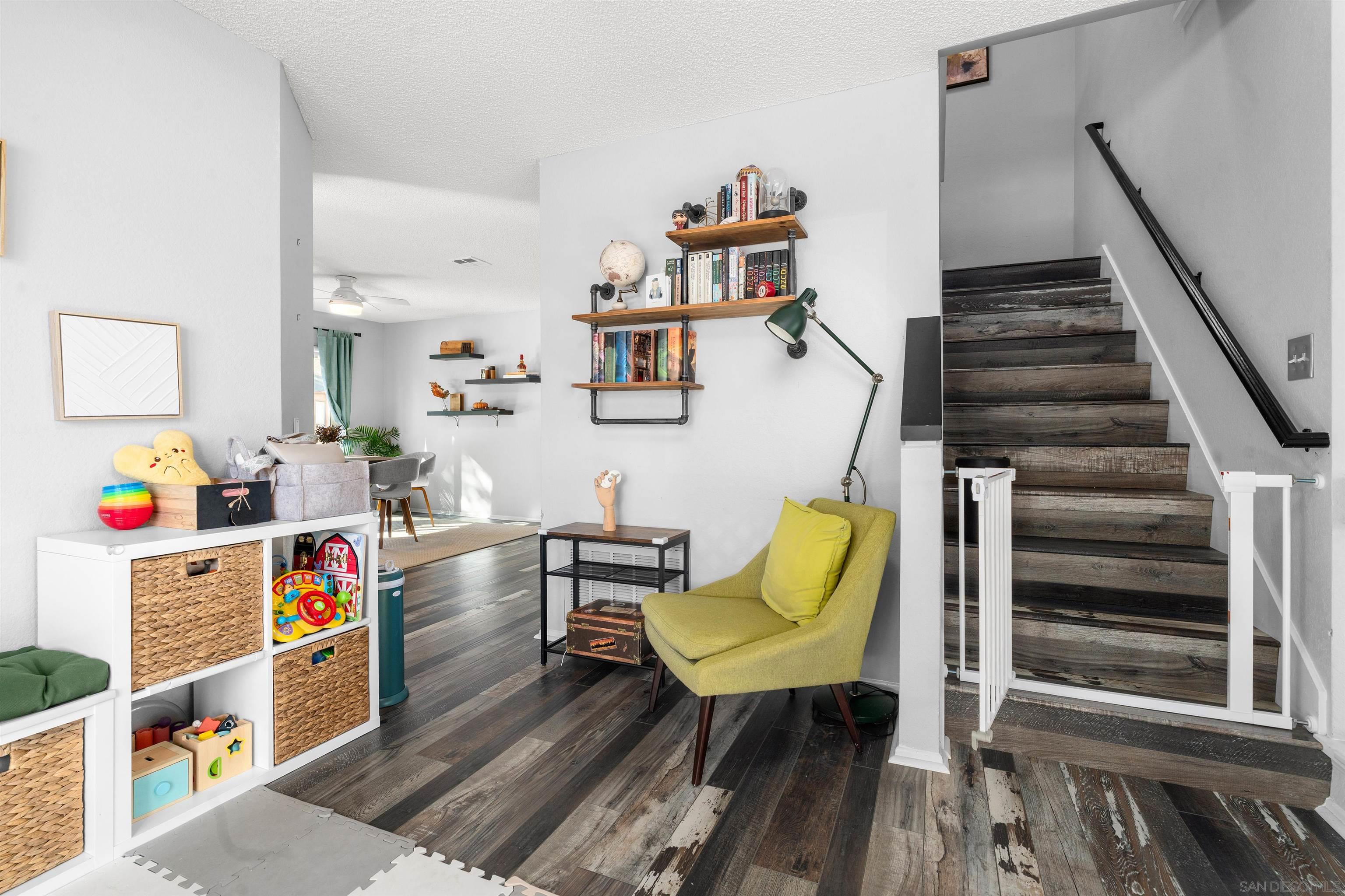 Detail Gallery Image 19 of 51 For 8896  Highwood Dr  #C,  San Diego,  CA 92119 - 3 Beds | 2/1 Baths