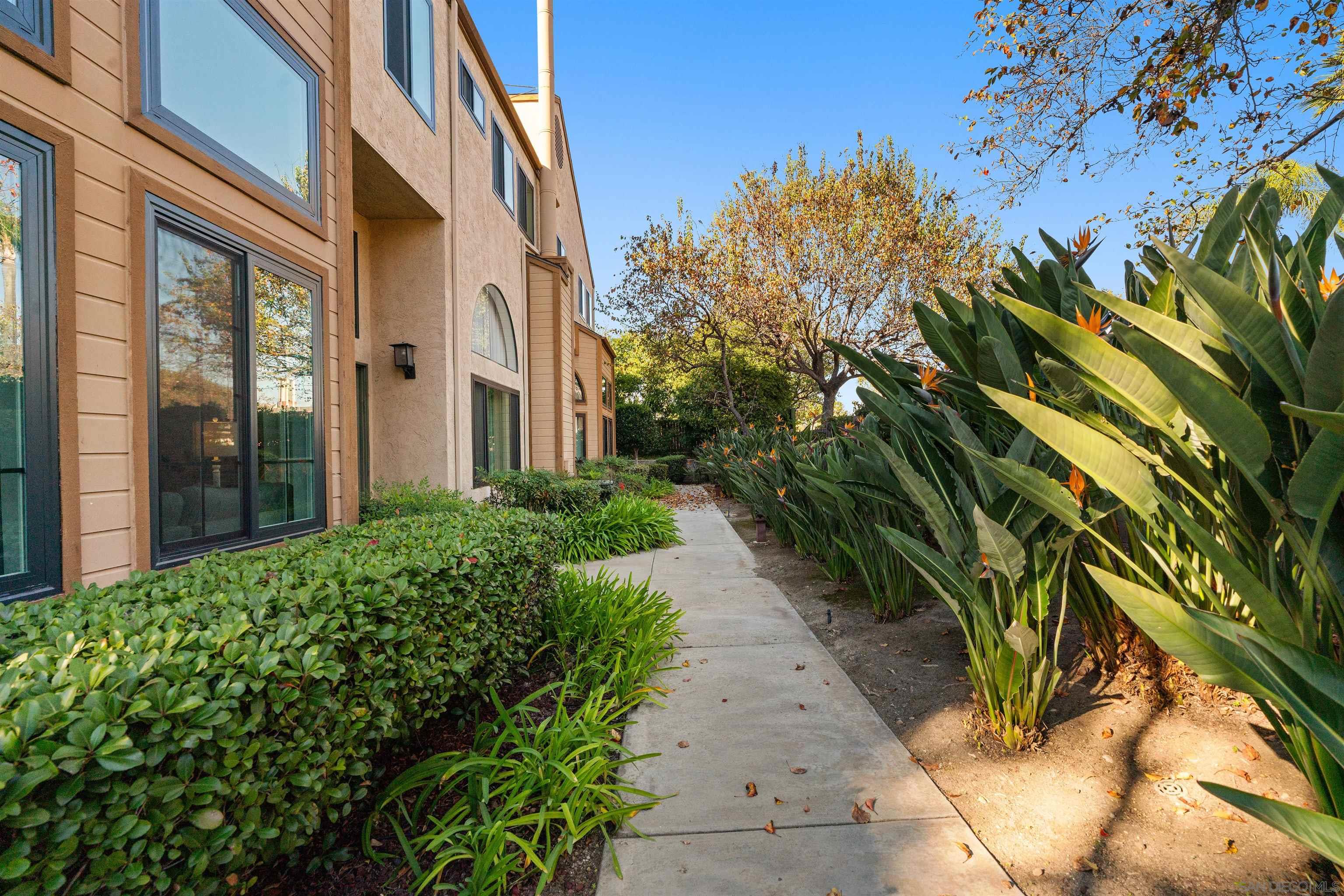 Detail Gallery Image 38 of 51 For 8896  Highwood Dr  #C,  San Diego,  CA 92119 - 3 Beds | 2/1 Baths