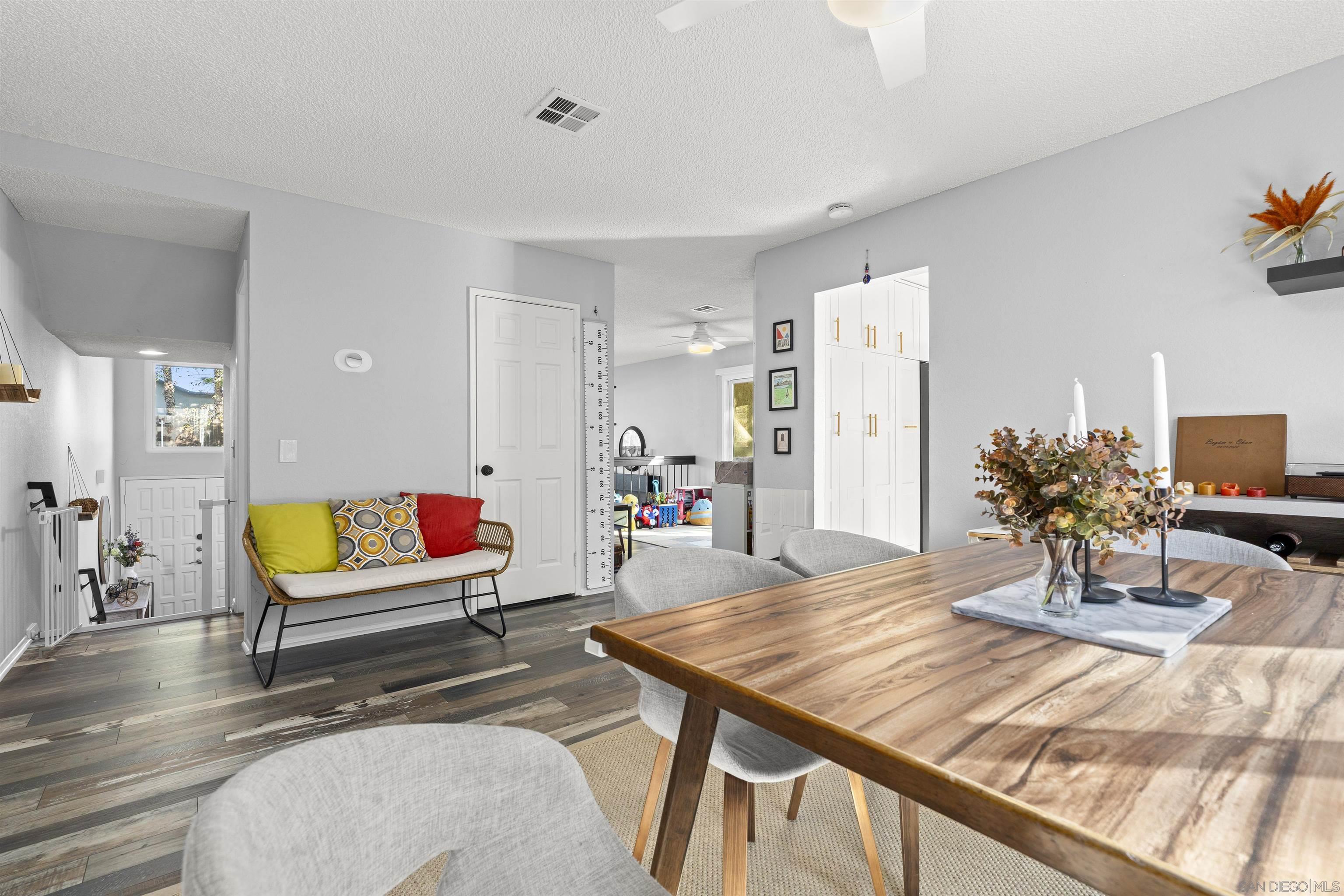 Detail Gallery Image 9 of 51 For 8896  Highwood Dr  #C,  San Diego,  CA 92119 - 3 Beds | 2/1 Baths