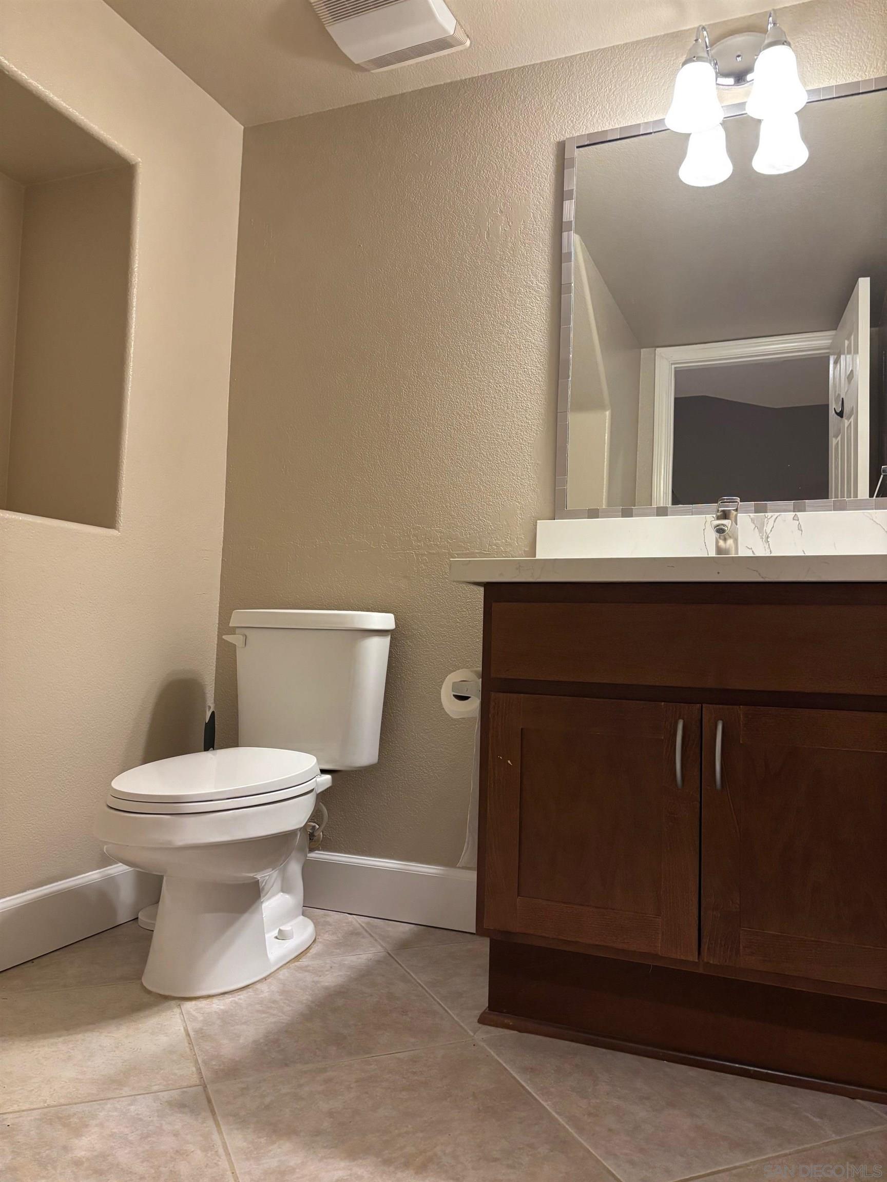 Detail Gallery Image 11 of 22 For 11751  Ashlock Way, San Diego,  CA 92131 - 5 Beds | 3/1 Baths