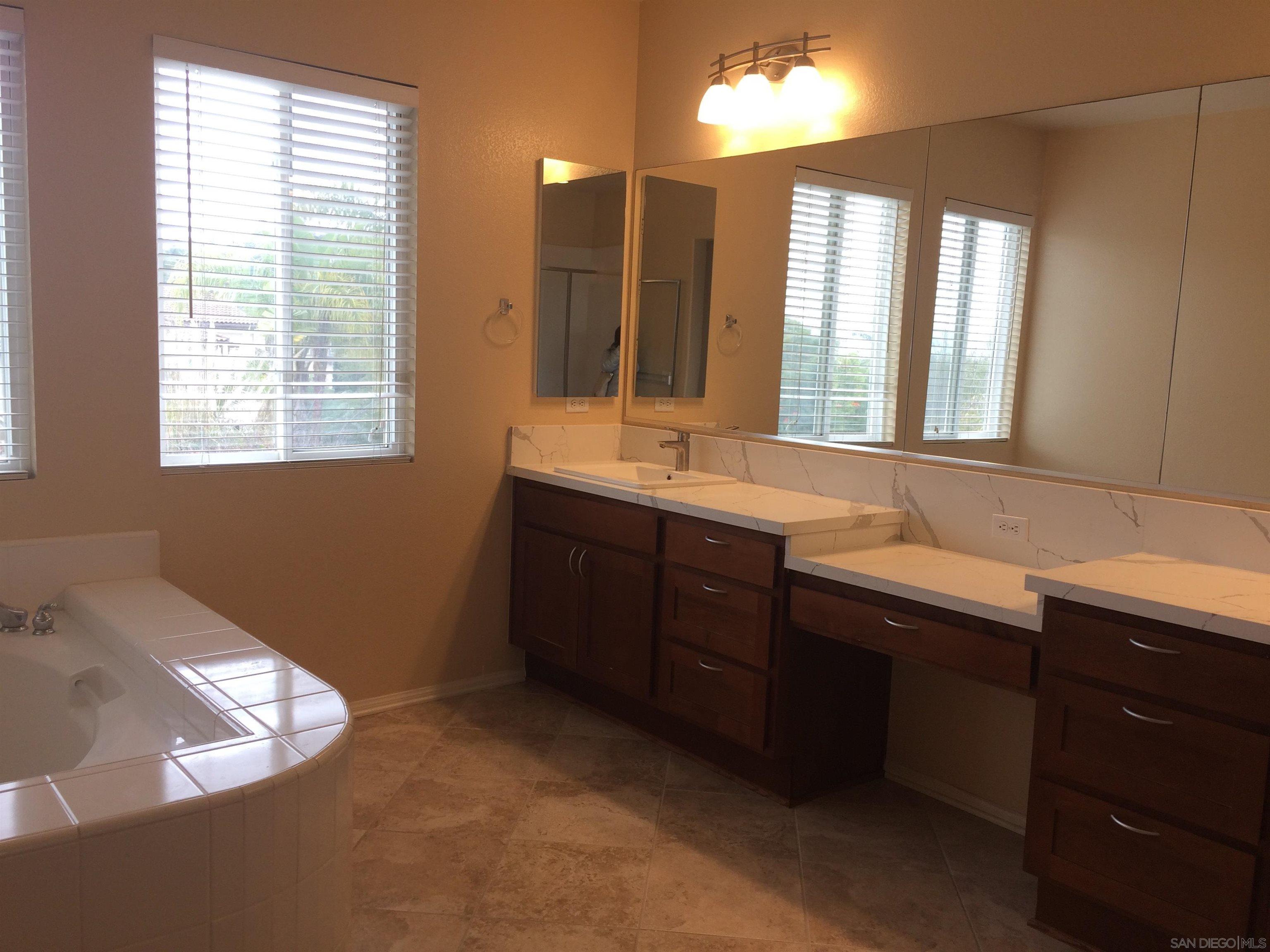 Detail Gallery Image 14 of 22 For 11751  Ashlock Way, San Diego,  CA 92131 - 5 Beds | 3/1 Baths