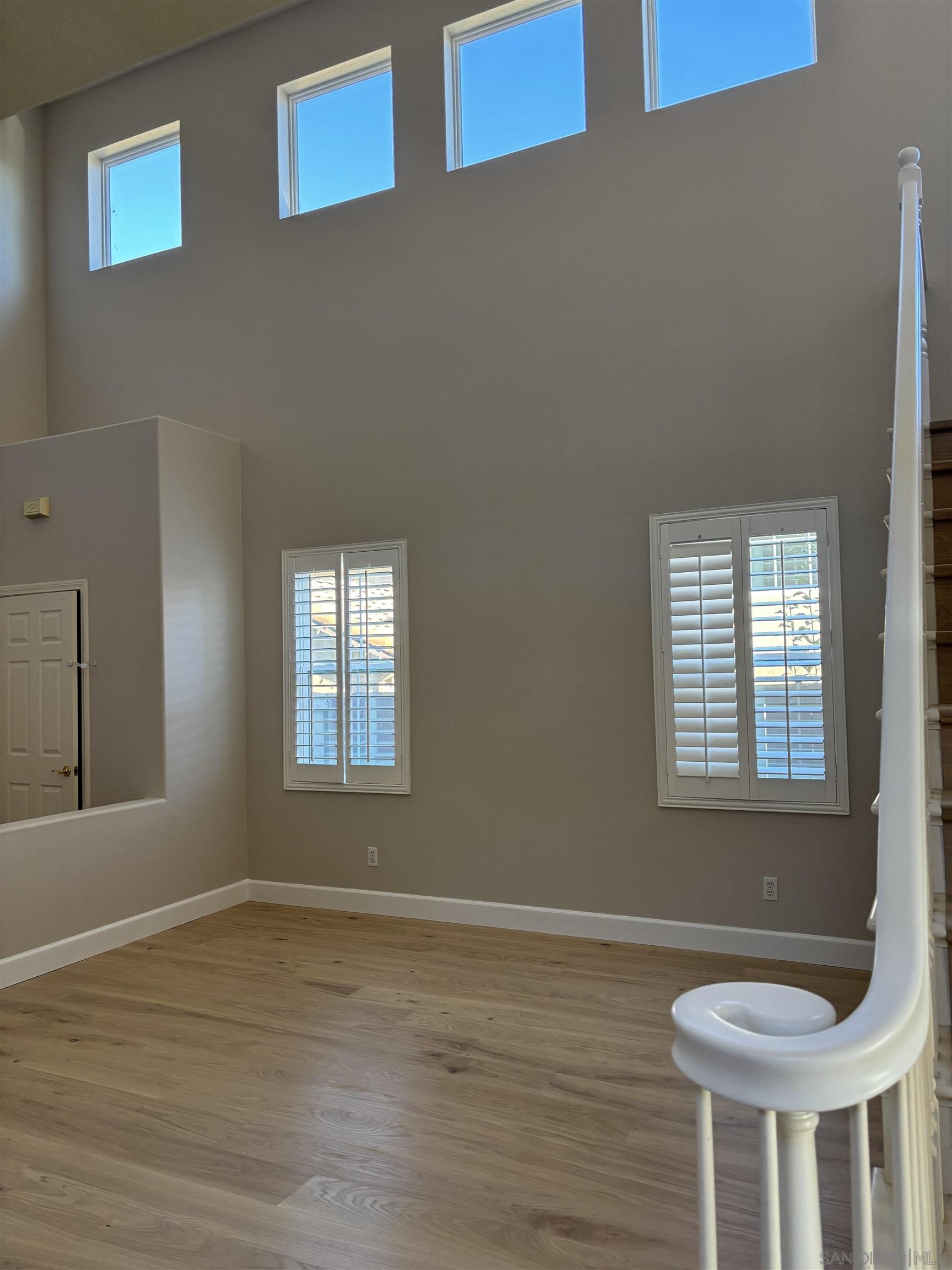 Detail Gallery Image 5 of 22 For 11751  Ashlock Way, San Diego,  CA 92131 - 5 Beds | 3/1 Baths