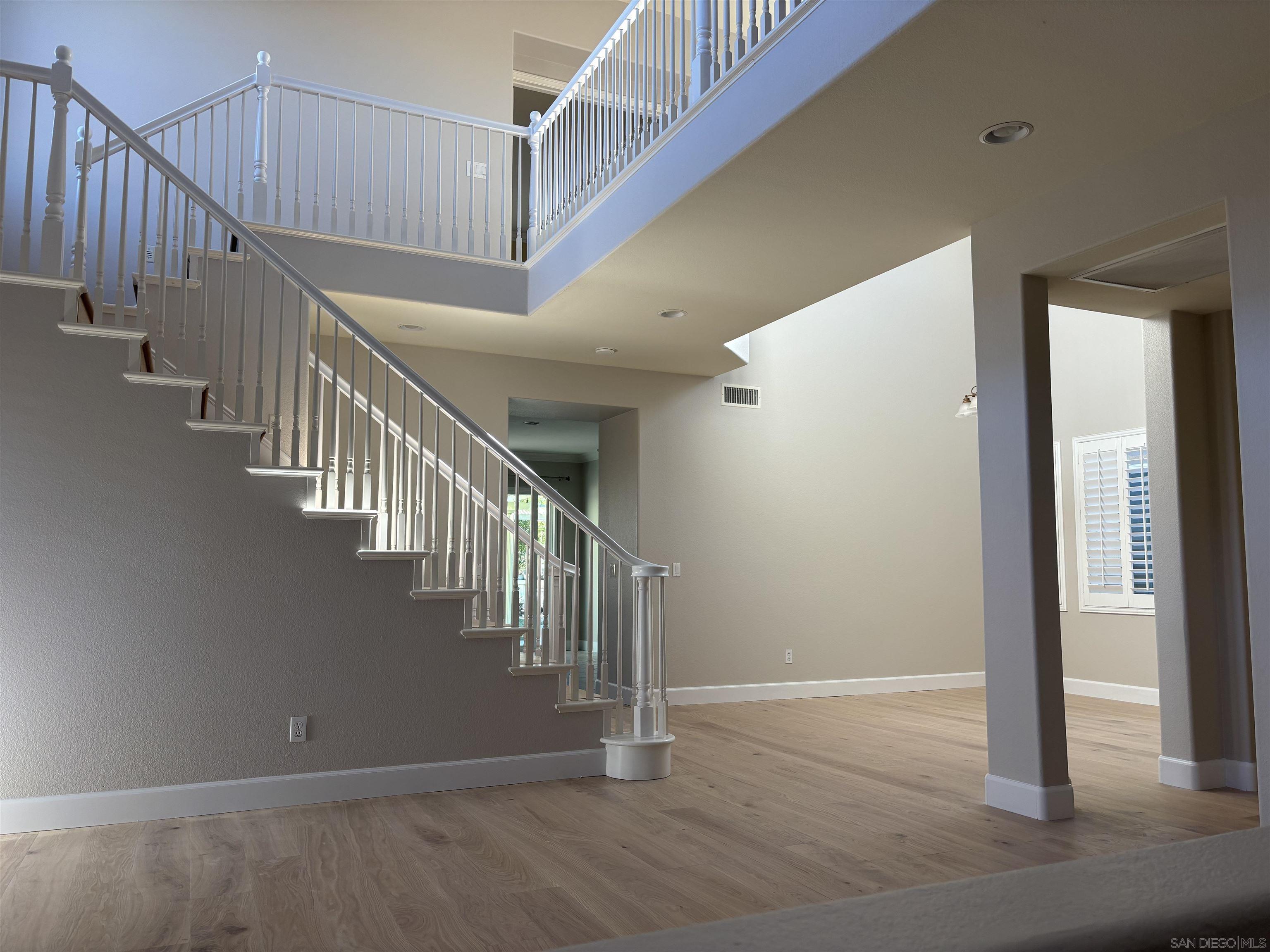 Detail Gallery Image 9 of 22 For 11751  Ashlock Way, San Diego,  CA 92131 - 5 Beds | 3/1 Baths