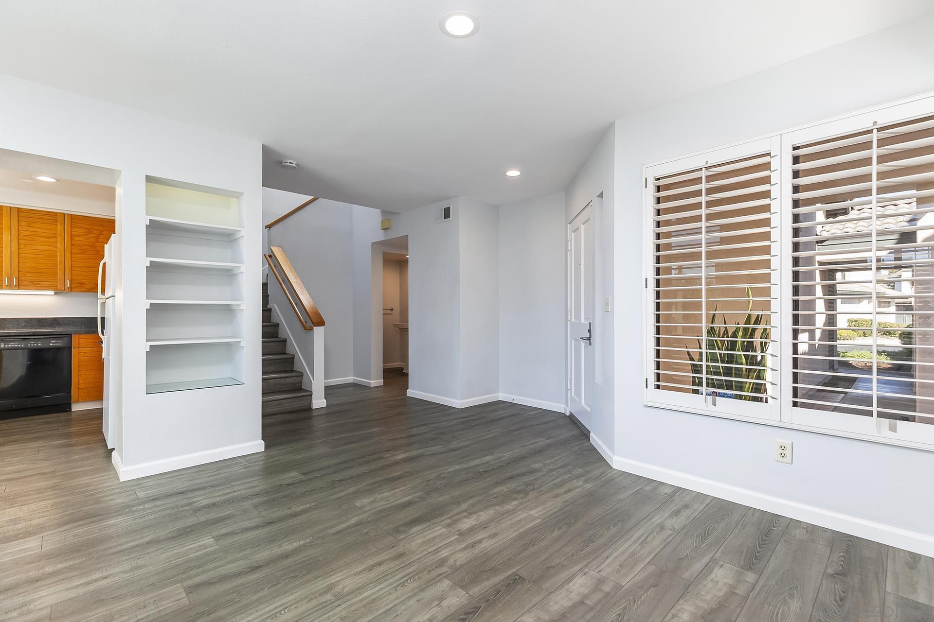 Detail Gallery Image 16 of 38 For 6327  Caminito Del Cervato, San Diego,  CA 92111 - 3 Beds | 2/1 Baths