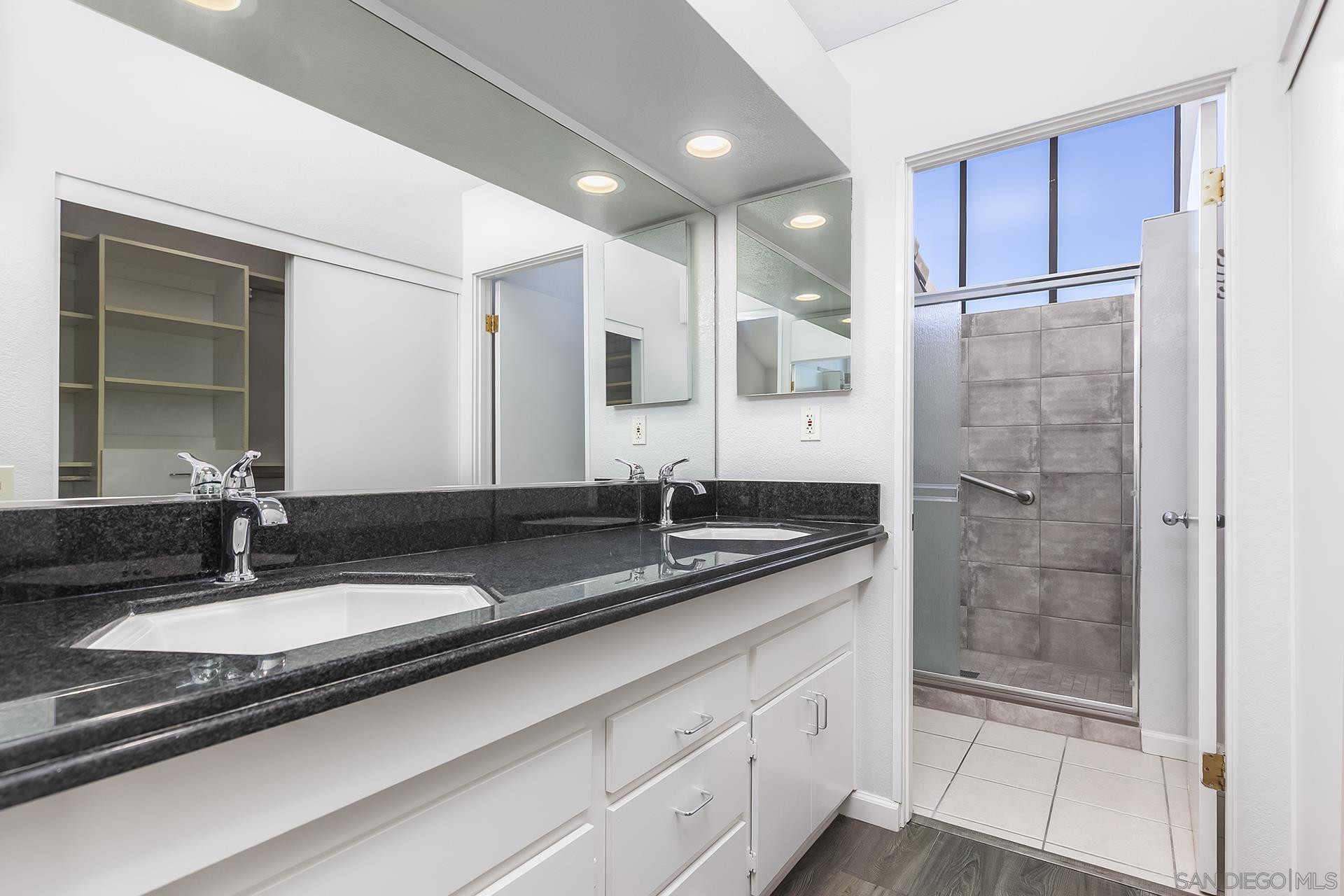 Detail Gallery Image 22 of 38 For 6327  Caminito Del Cervato, San Diego,  CA 92111 - 3 Beds | 2/1 Baths