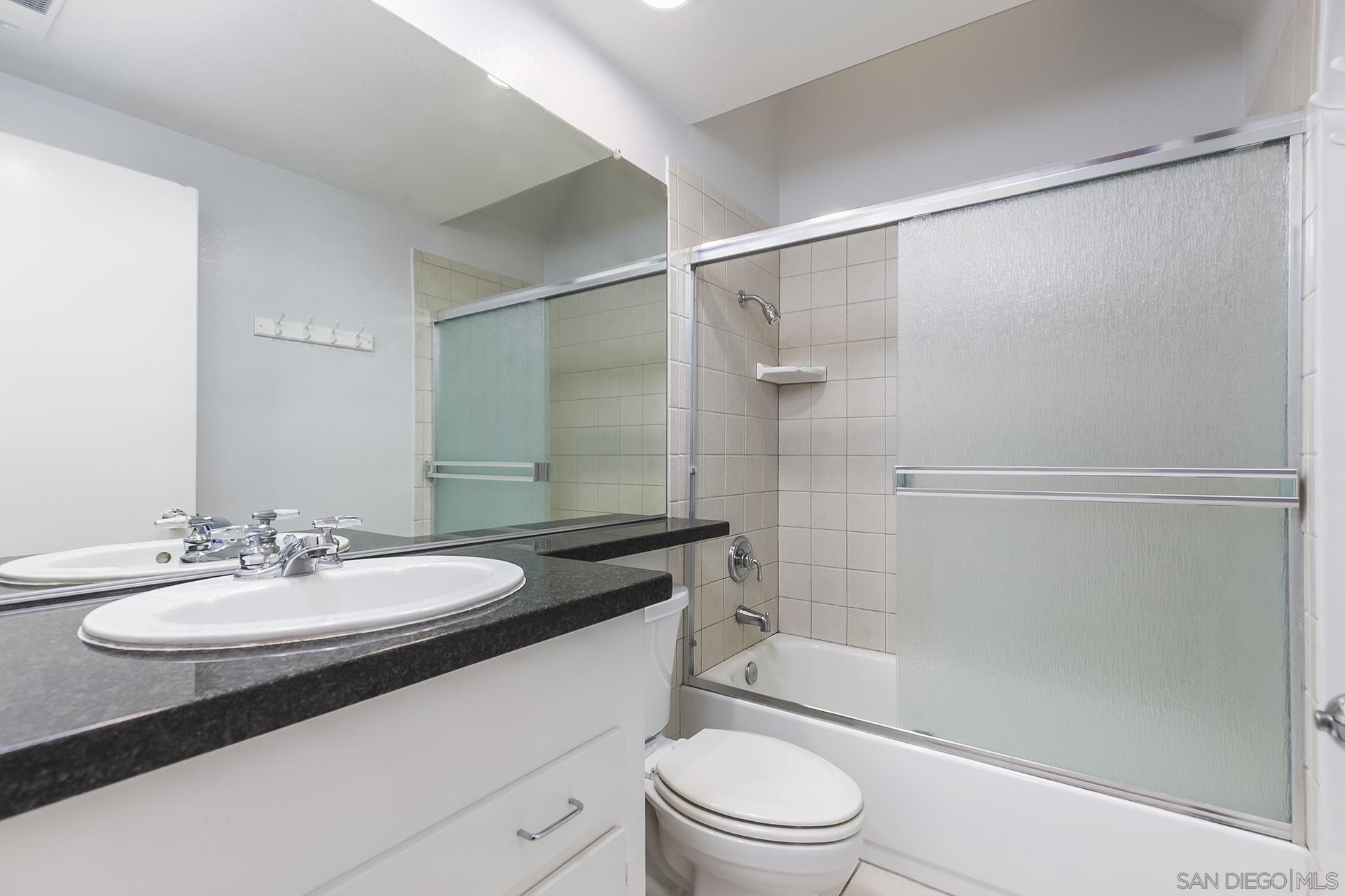 Detail Gallery Image 29 of 38 For 6327  Caminito Del Cervato, San Diego,  CA 92111 - 3 Beds | 2/1 Baths