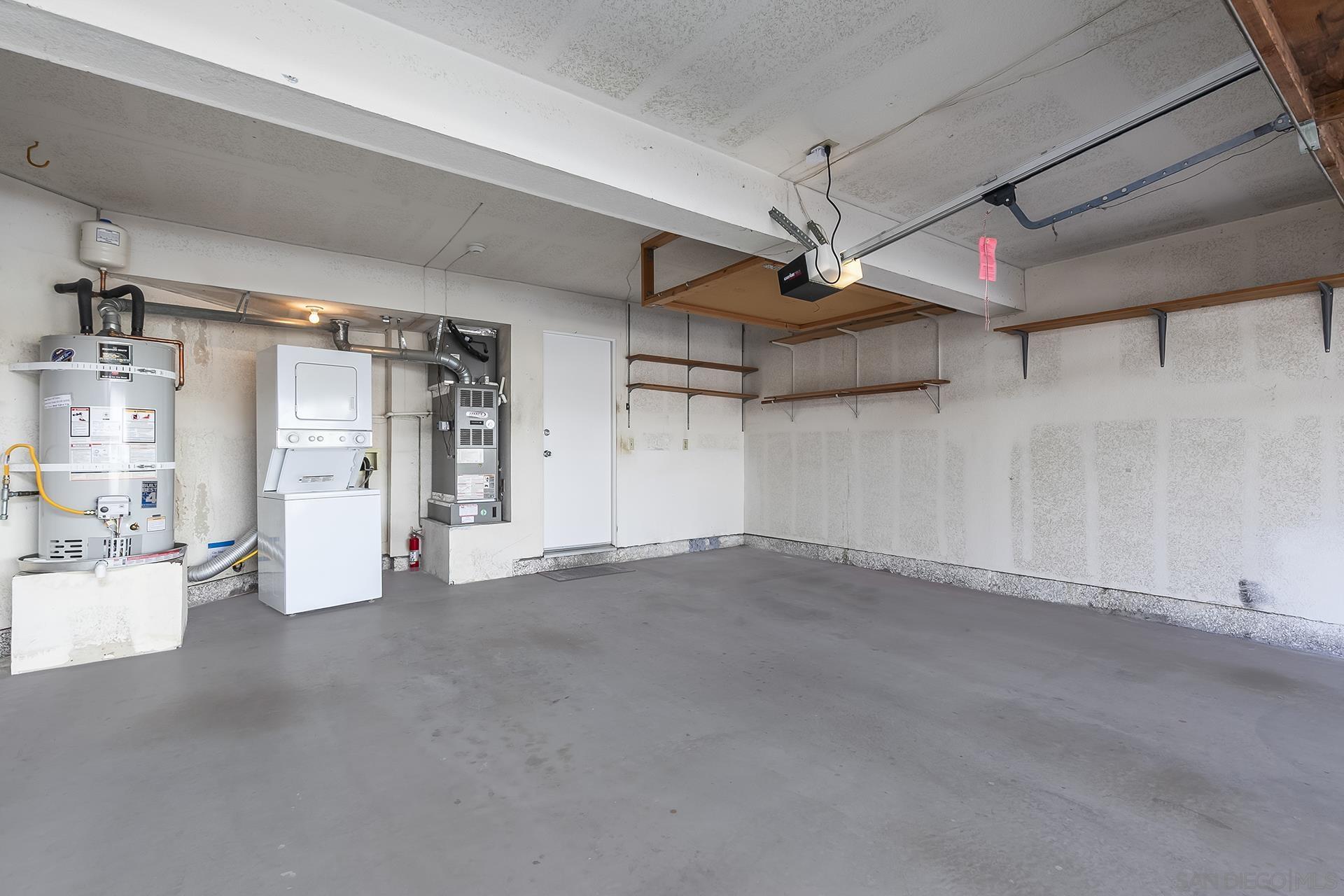 Detail Gallery Image 30 of 38 For 6327  Caminito Del Cervato, San Diego,  CA 92111 - 3 Beds | 2/1 Baths