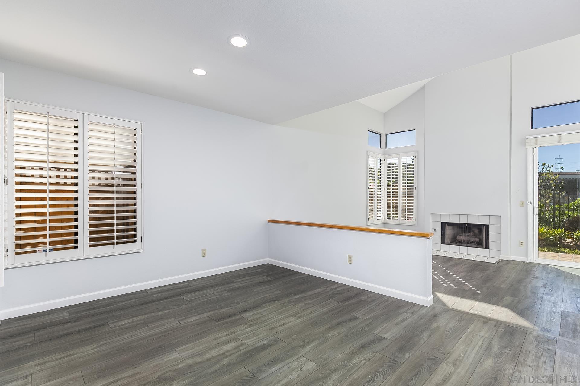 Detail Gallery Image 9 of 38 For 6327  Caminito Del Cervato, San Diego,  CA 92111 - 3 Beds | 2/1 Baths