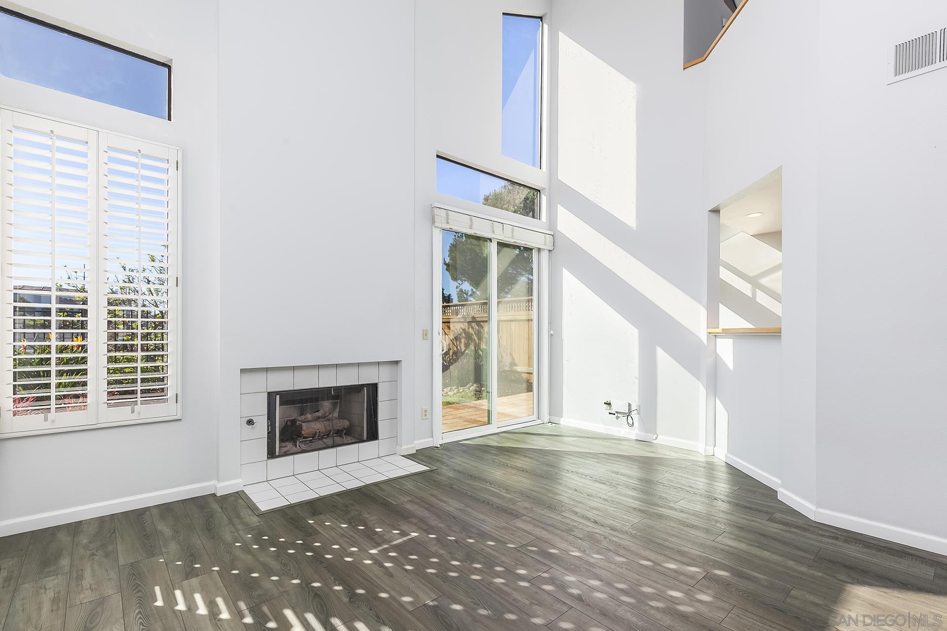 Detail Gallery Image 10 of 38 For 6327  Caminito Del Cervato, San Diego,  CA 92111 - 3 Beds | 2/1 Baths