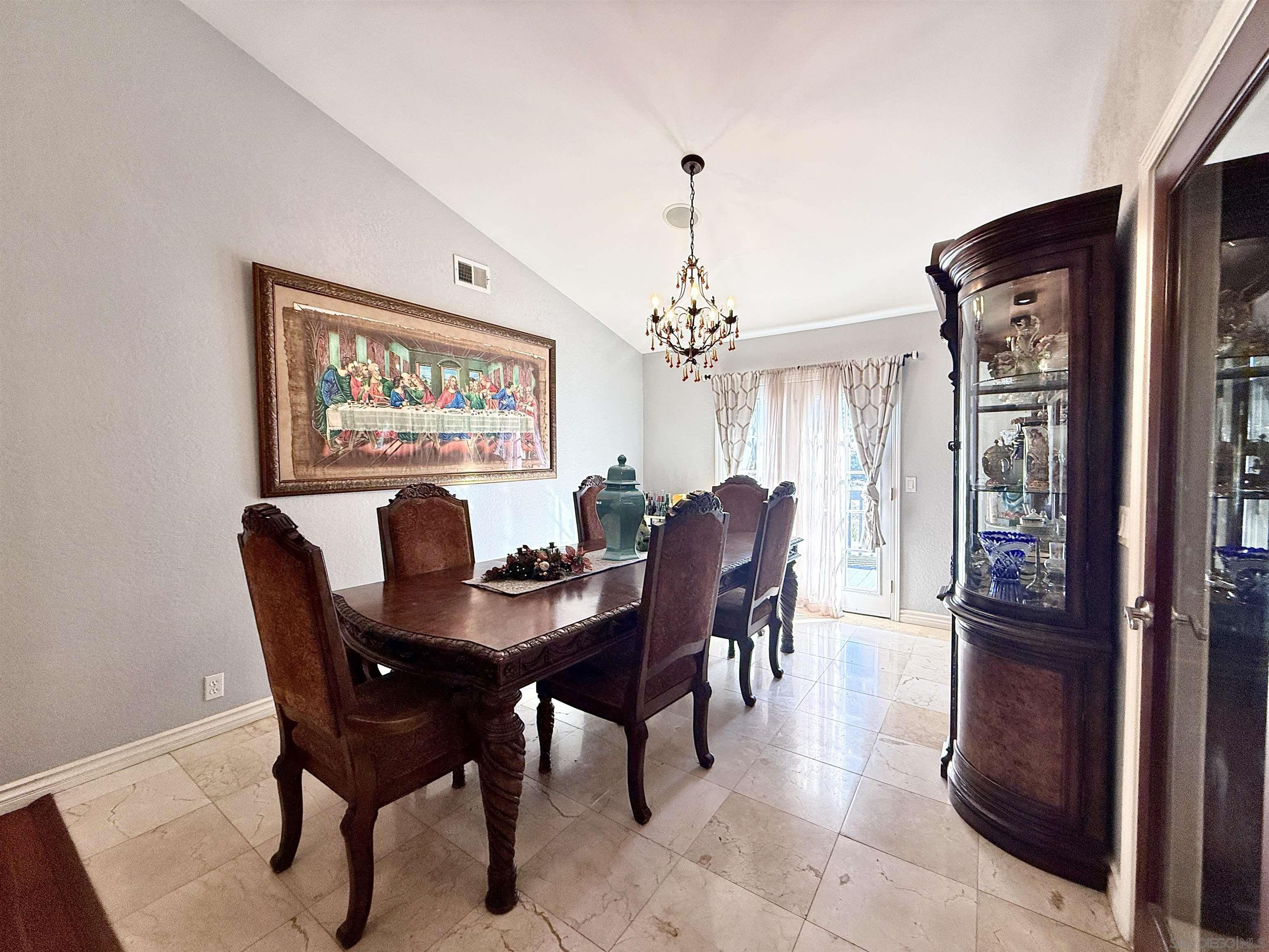 Detail Gallery Image 13 of 25 For 1423  Vista Grande Rd, El Cajon,  CA 92019 - 3 Beds | 2 Baths