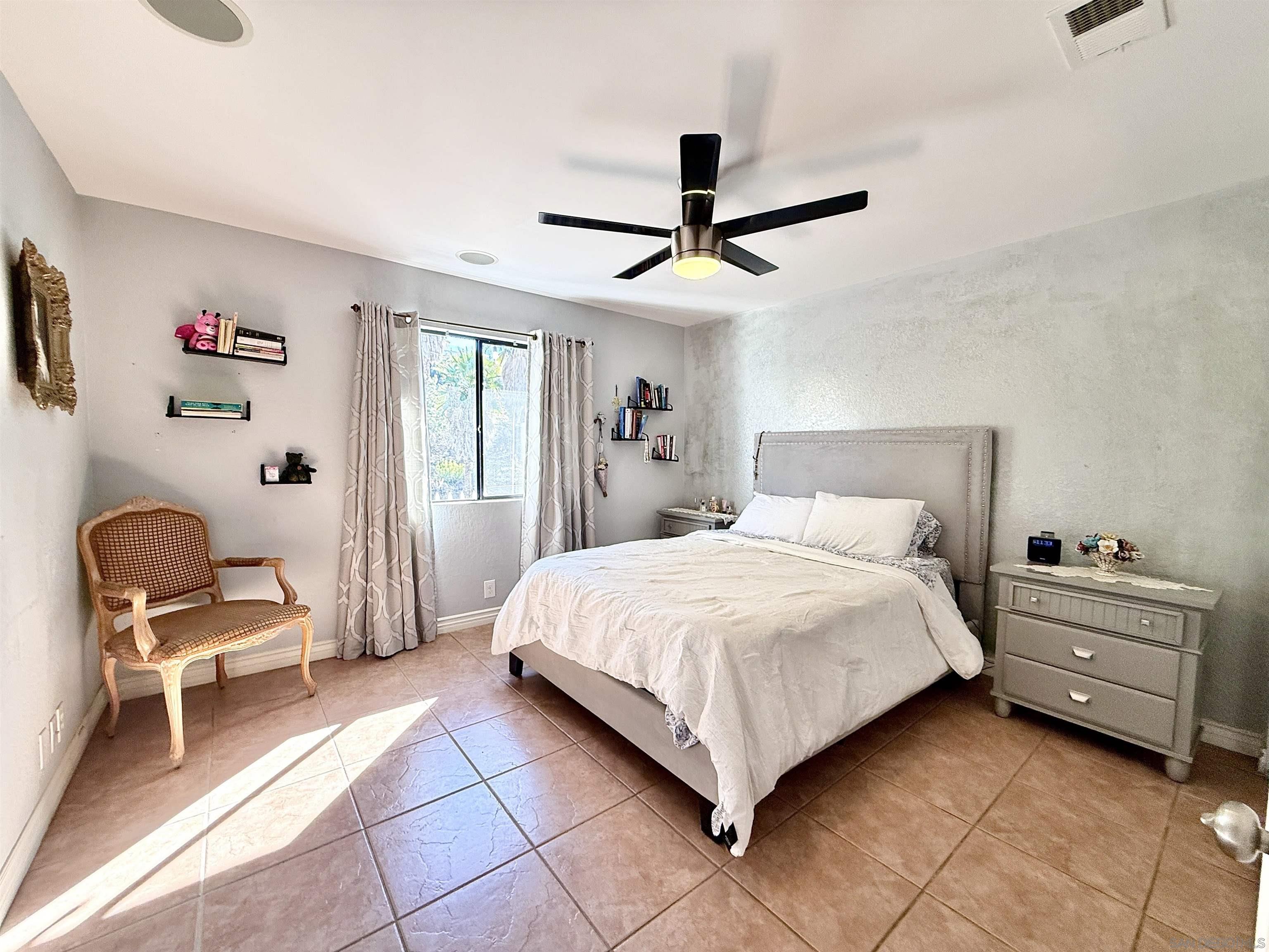 Detail Gallery Image 14 of 25 For 1423  Vista Grande Rd, El Cajon,  CA 92019 - 3 Beds | 2 Baths