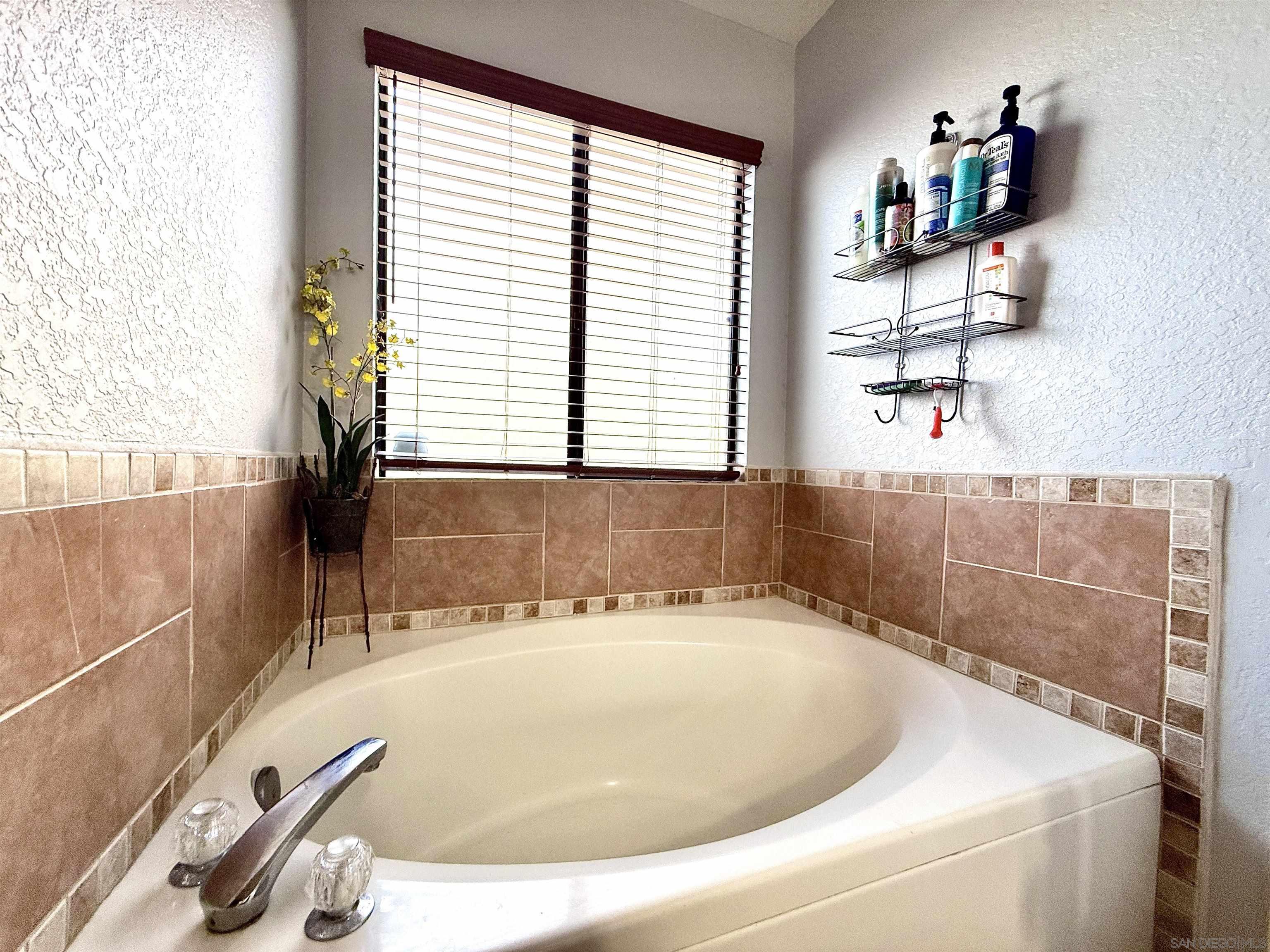 Detail Gallery Image 16 of 25 For 1423  Vista Grande Rd, El Cajon,  CA 92019 - 3 Beds | 2 Baths