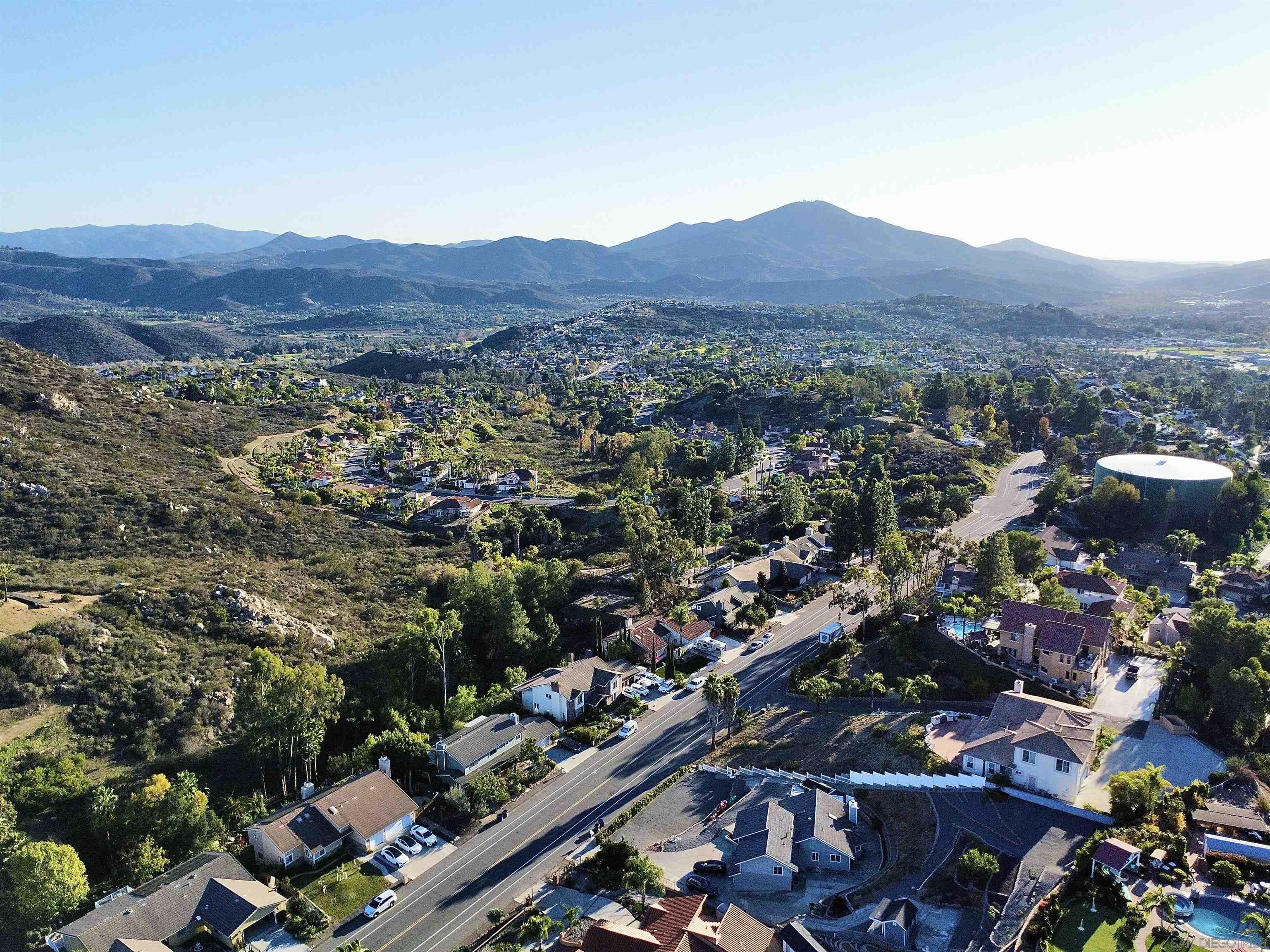 Detail Gallery Image 5 of 25 For 1423  Vista Grande Rd, El Cajon,  CA 92019 - 3 Beds | 2 Baths