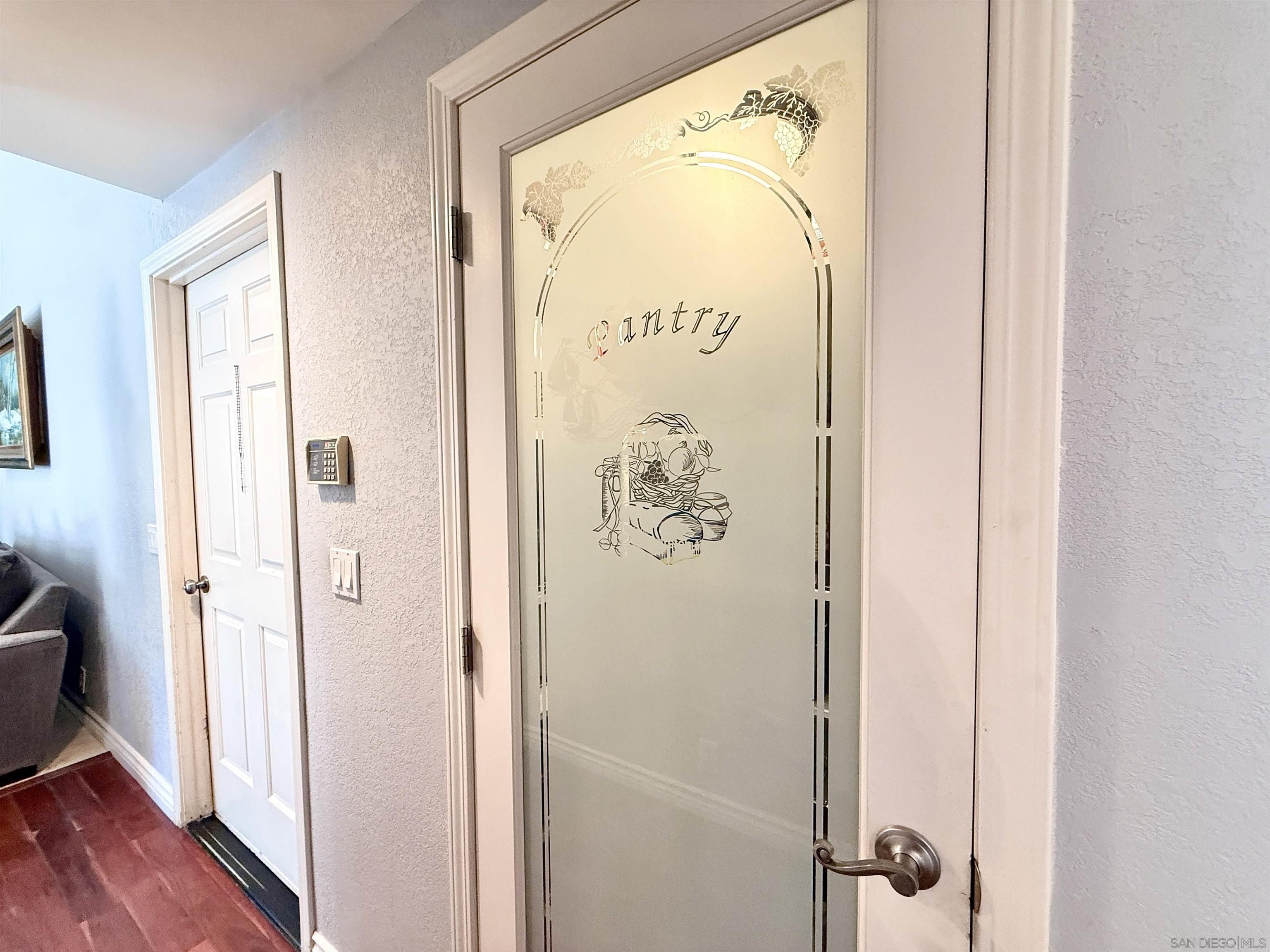 Detail Gallery Image 8 of 25 For 1423  Vista Grande Rd, El Cajon,  CA 92019 - 3 Beds | 2 Baths