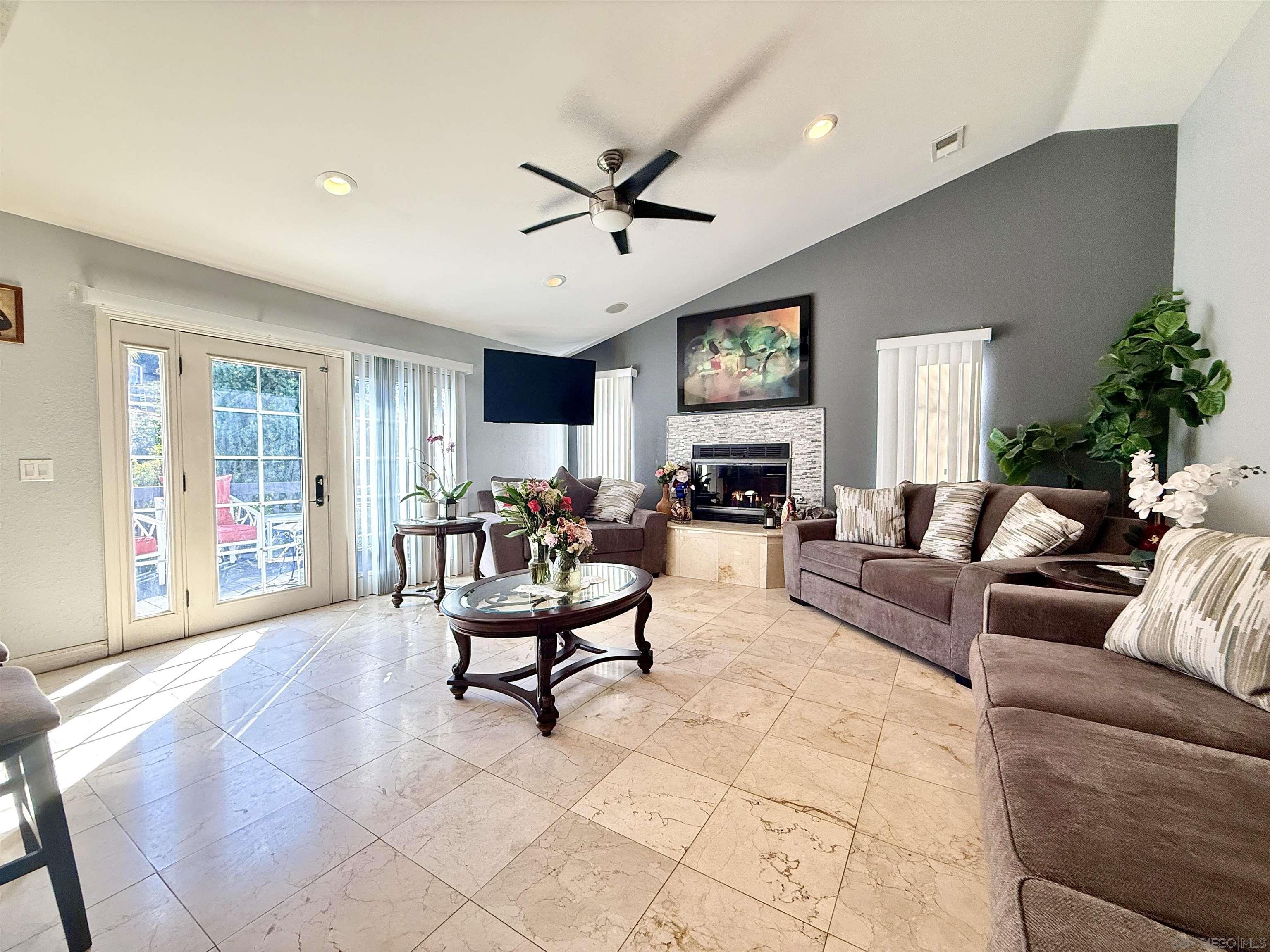 Detail Gallery Image 9 of 25 For 1423  Vista Grande Rd, El Cajon,  CA 92019 - 3 Beds | 2 Baths