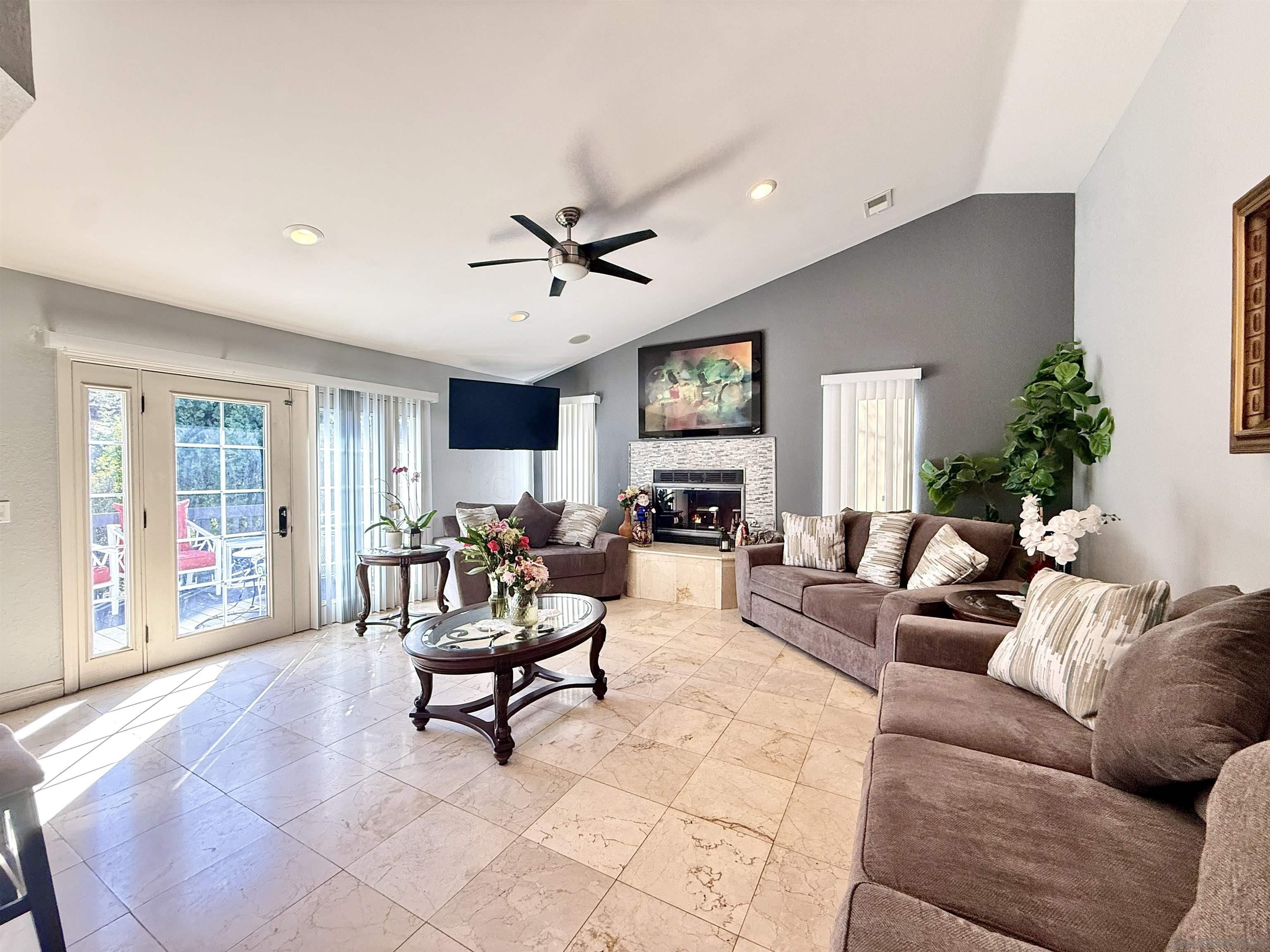 Detail Gallery Image 10 of 25 For 1423  Vista Grande Rd, El Cajon,  CA 92019 - 3 Beds | 2 Baths