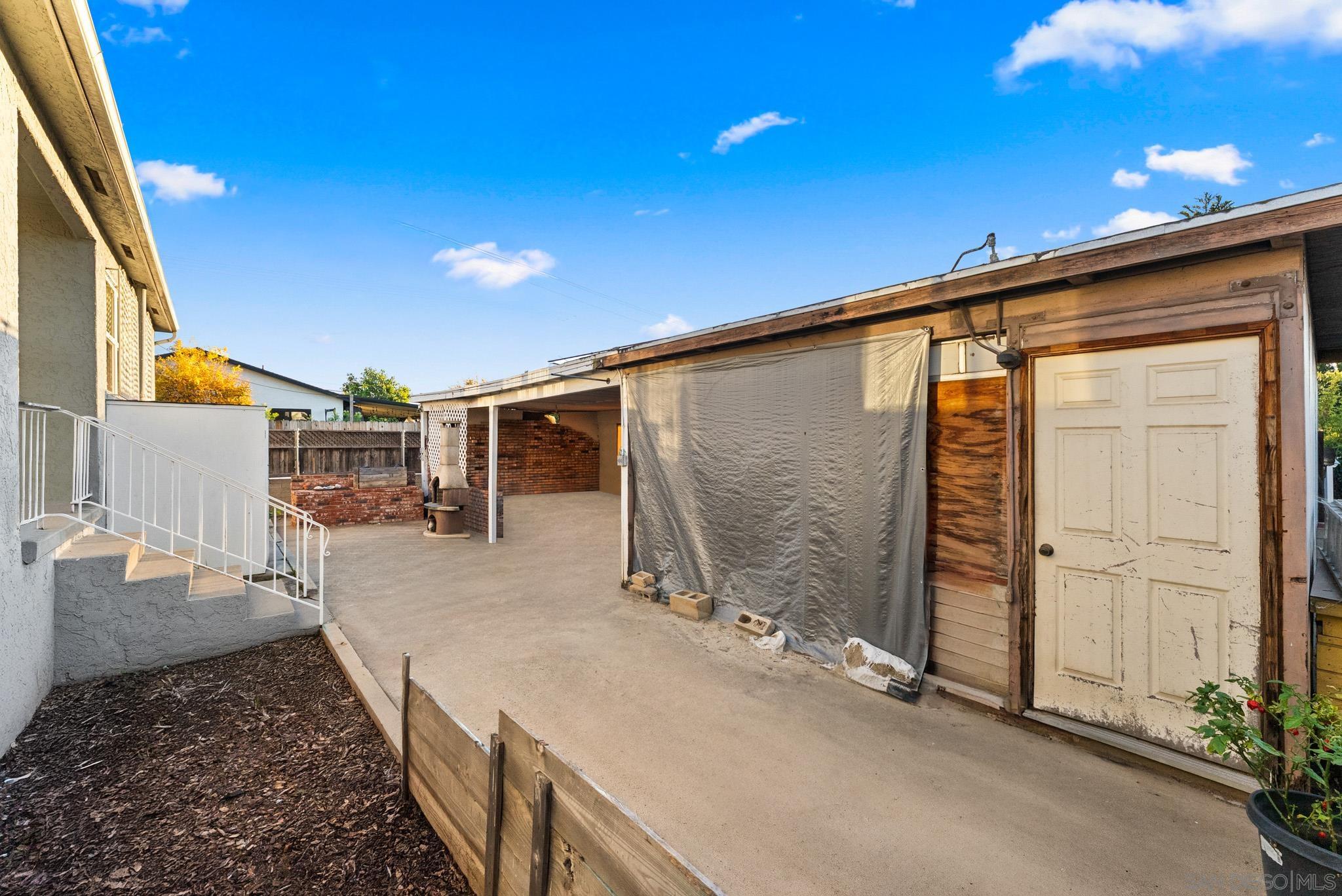 Detail Gallery Image 11 of 19 For 24  N Harbison Ave, National City,  CA 91950 - 3 Beds | 1 Baths