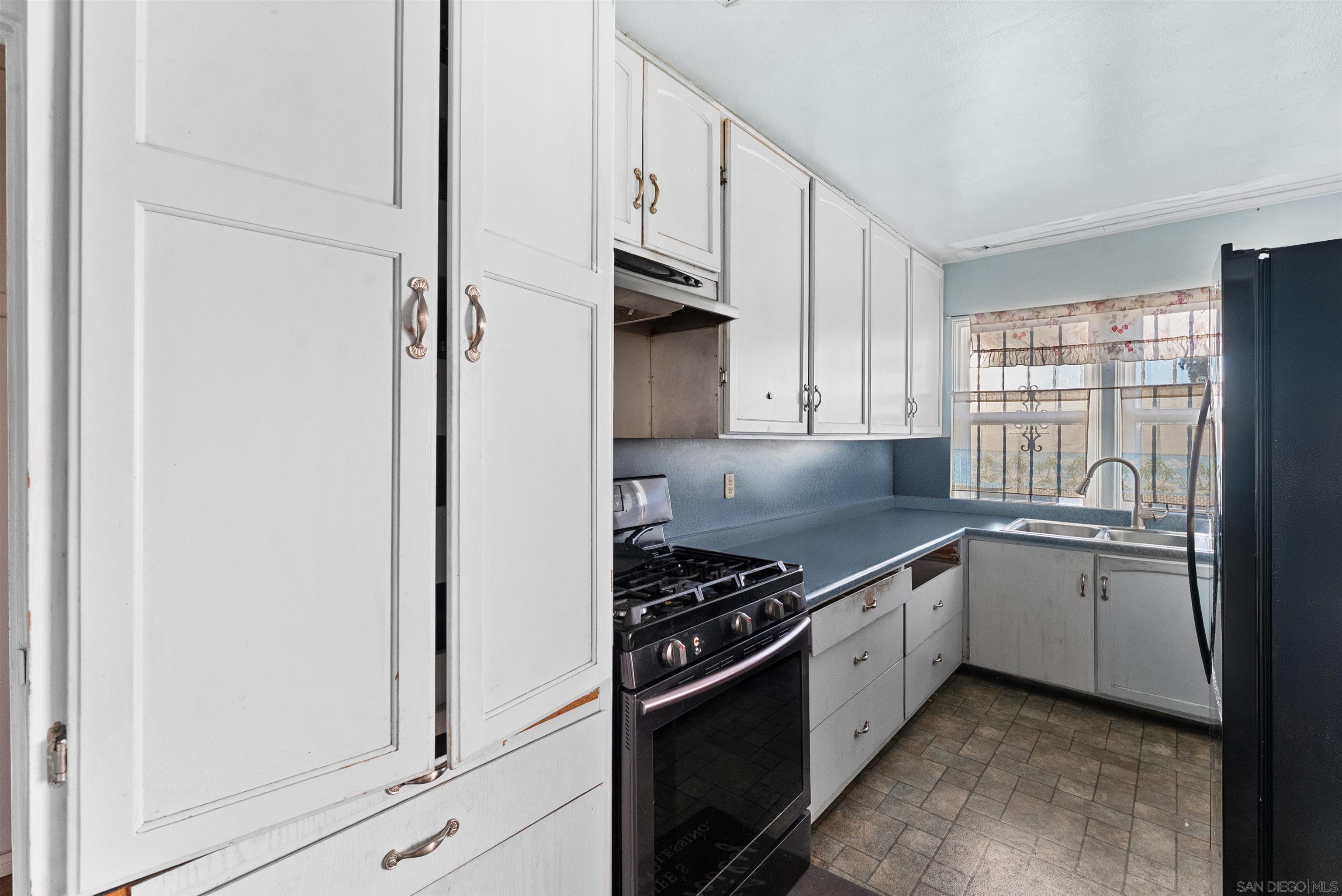 Detail Gallery Image 10 of 19 For 24  N Harbison Ave, National City,  CA 91950 - 3 Beds | 1 Baths