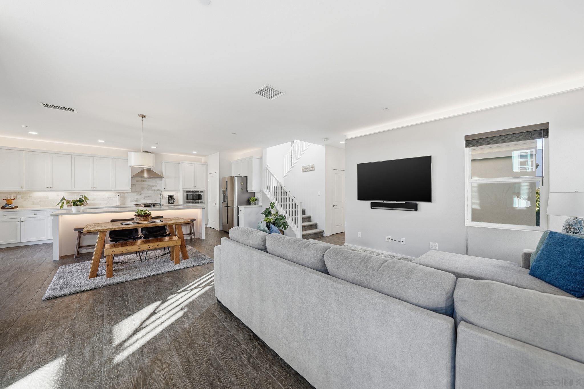 Detail Gallery Image 33 of 62 For 8337  Summit Way, San Diego,  CA 92108 - 3 Beds | 3/1 Baths