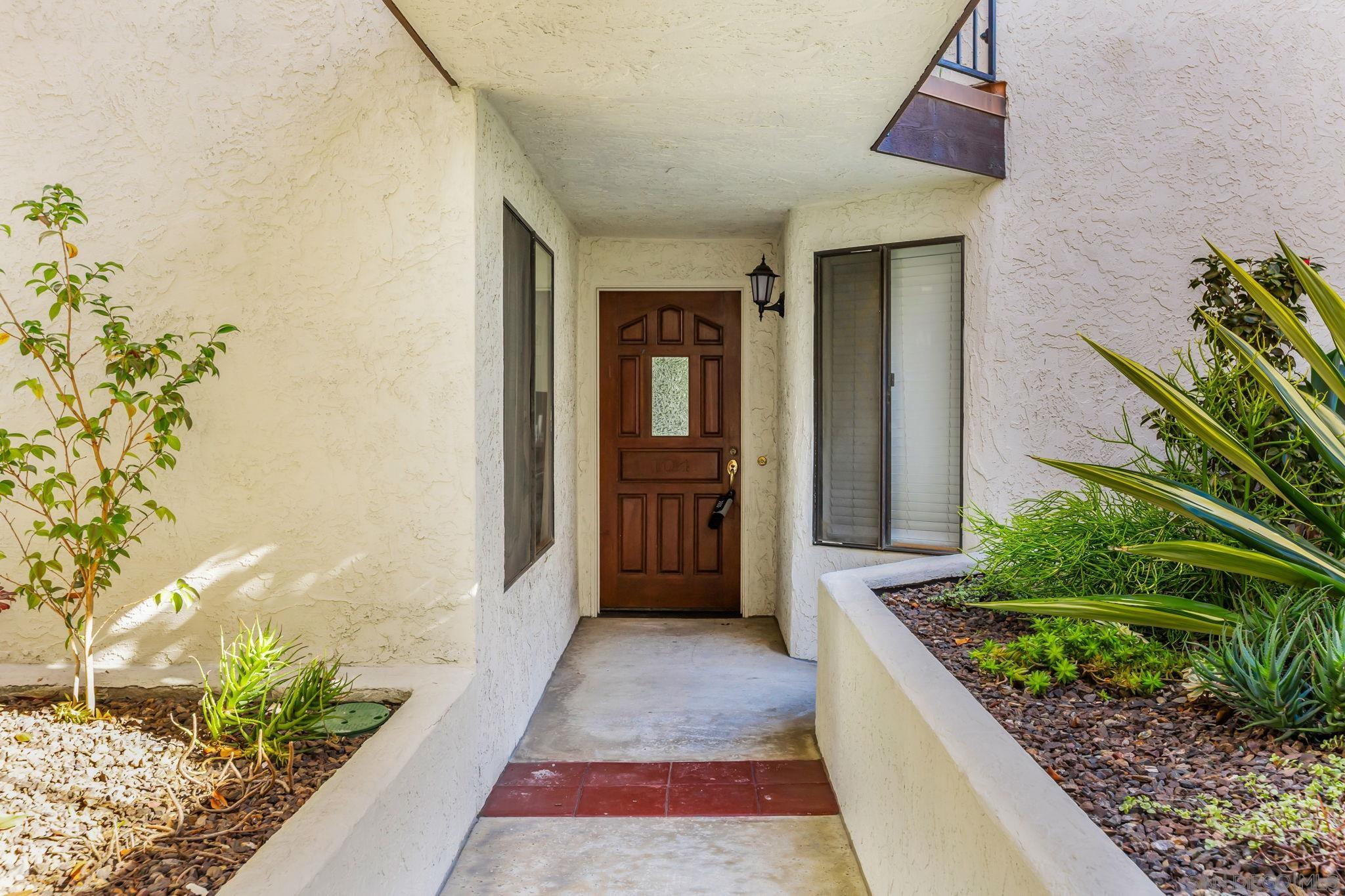 Detail Gallery Image 3 of 27 For 3525  Lebon Drive  #104,  San Diego,  CA 92122 - 2 Beds | 2 Baths