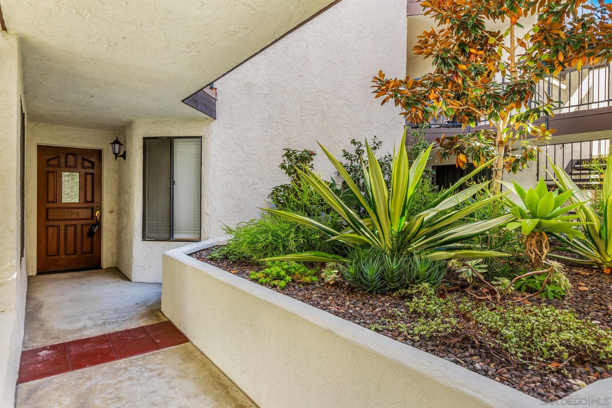 Detail Gallery Image 4 of 27 For 3525  Lebon Drive  #104,  San Diego,  CA 92122 - 2 Beds | 2 Baths